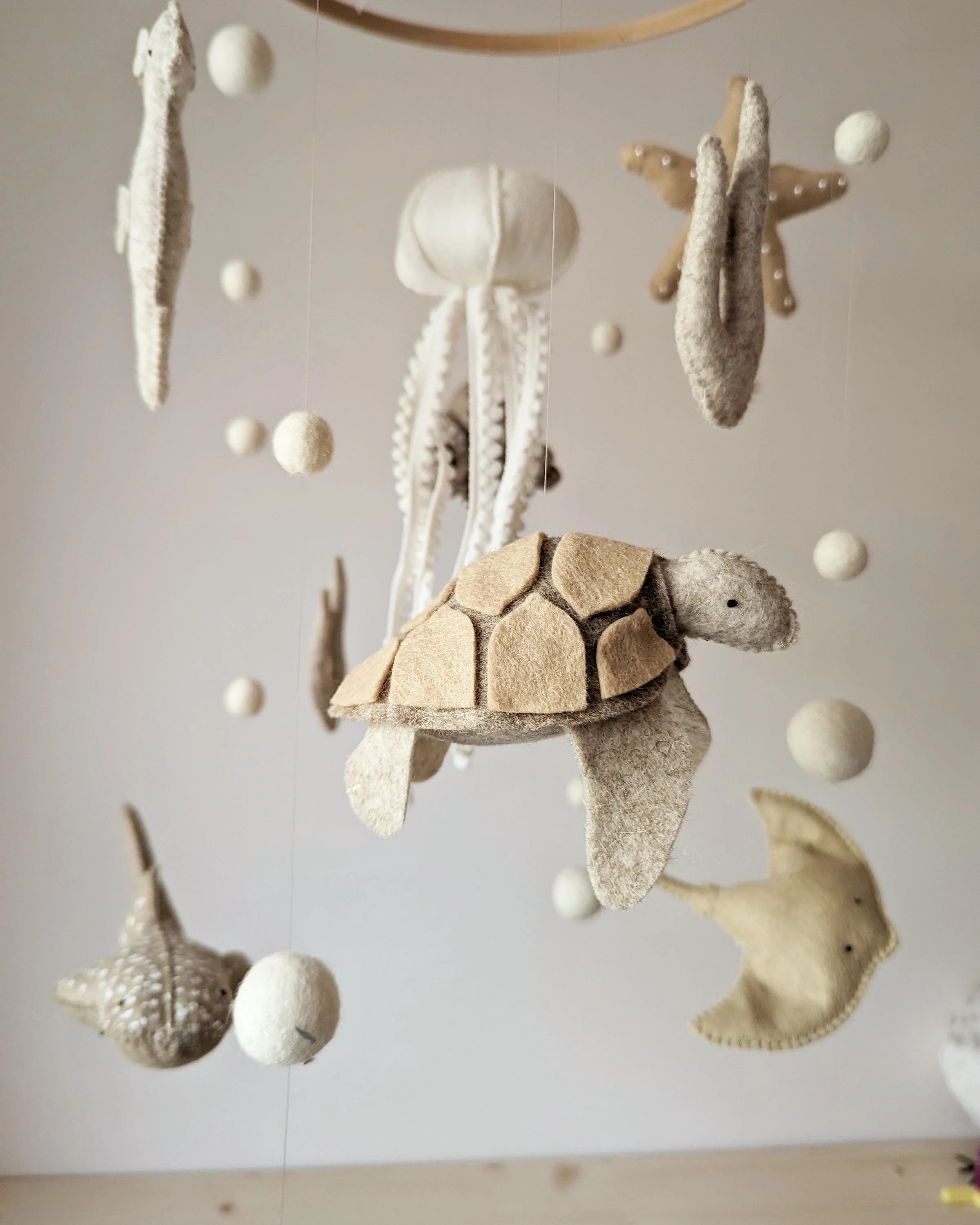 Neutral Ocean baby mobile, sea themed nursery, baby mobile with jellyfish, octopus crib mobile, dolphin cot mobile, sea life gift, baby gift