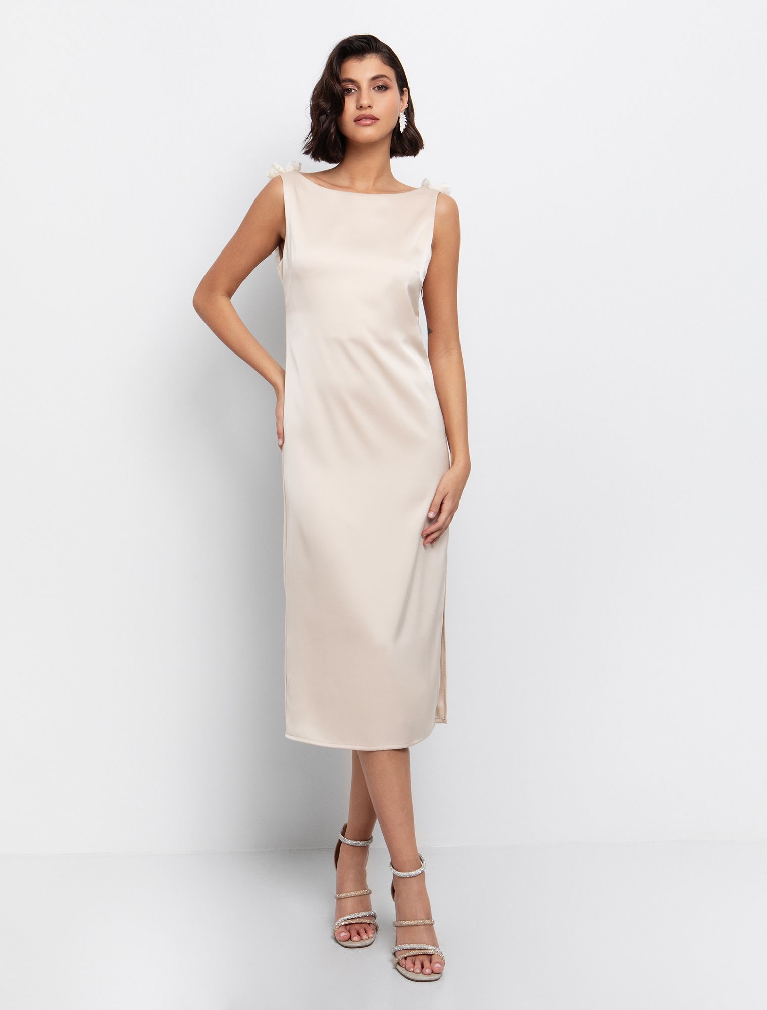 Satin φόρεμα με 3dβολάν