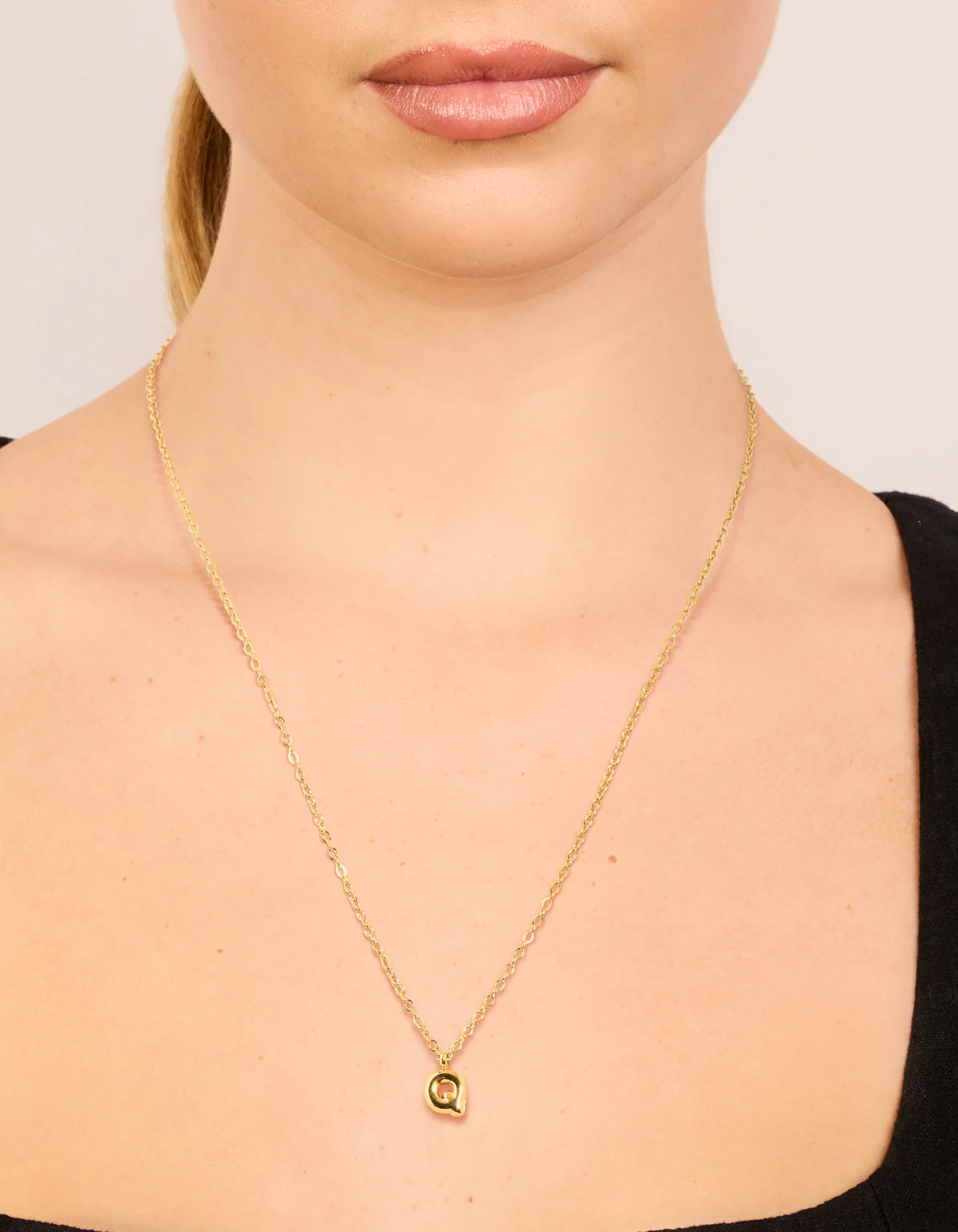 Waterproof Gold Plated Stainless Steel Mini Bubble Letter Q Necklace