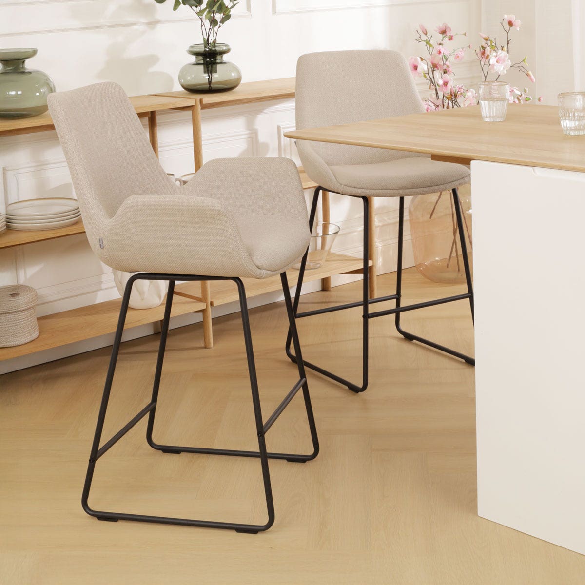 Nolon Nino-Eef Barkruk Beige - met Armleuning - Zwart - 75 cm