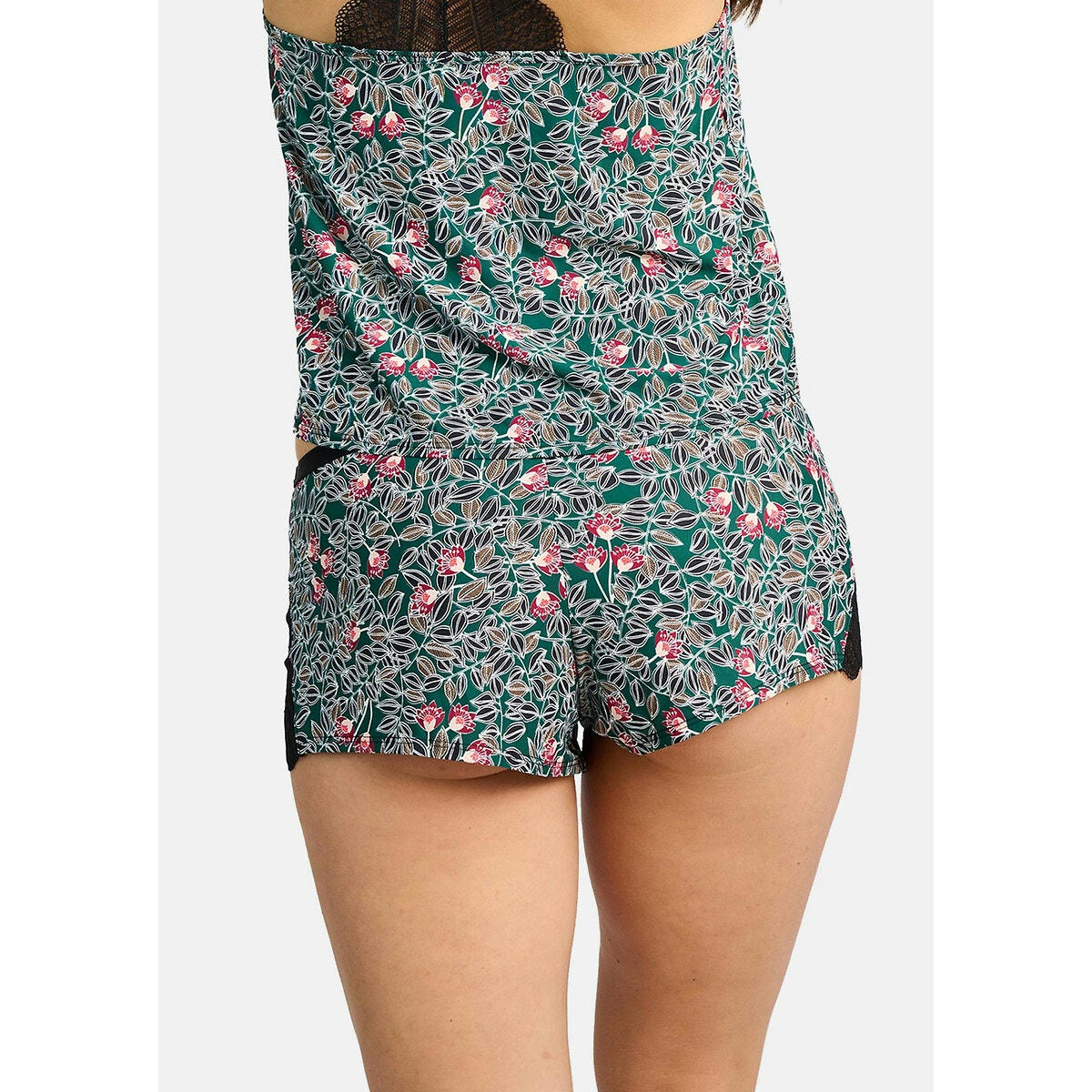 Short Intemporelle