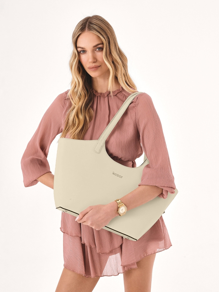 Large shoulder bag with rigid construction