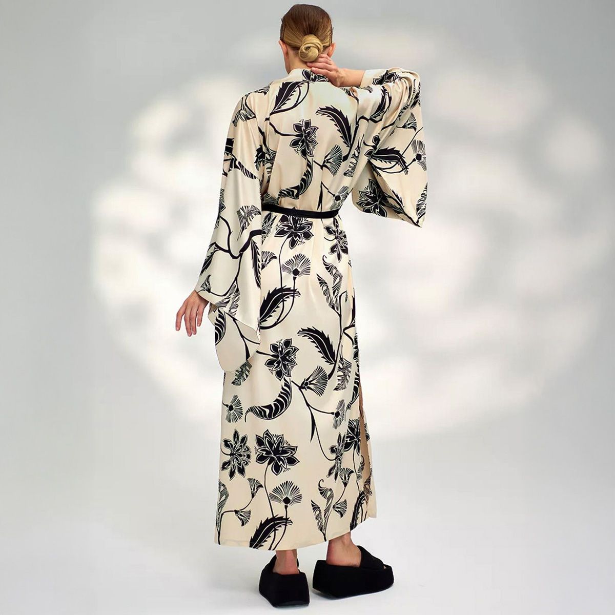 PEACH ACCESSORIES Cream Botanical Satin Feel Kimono Maxi Robe