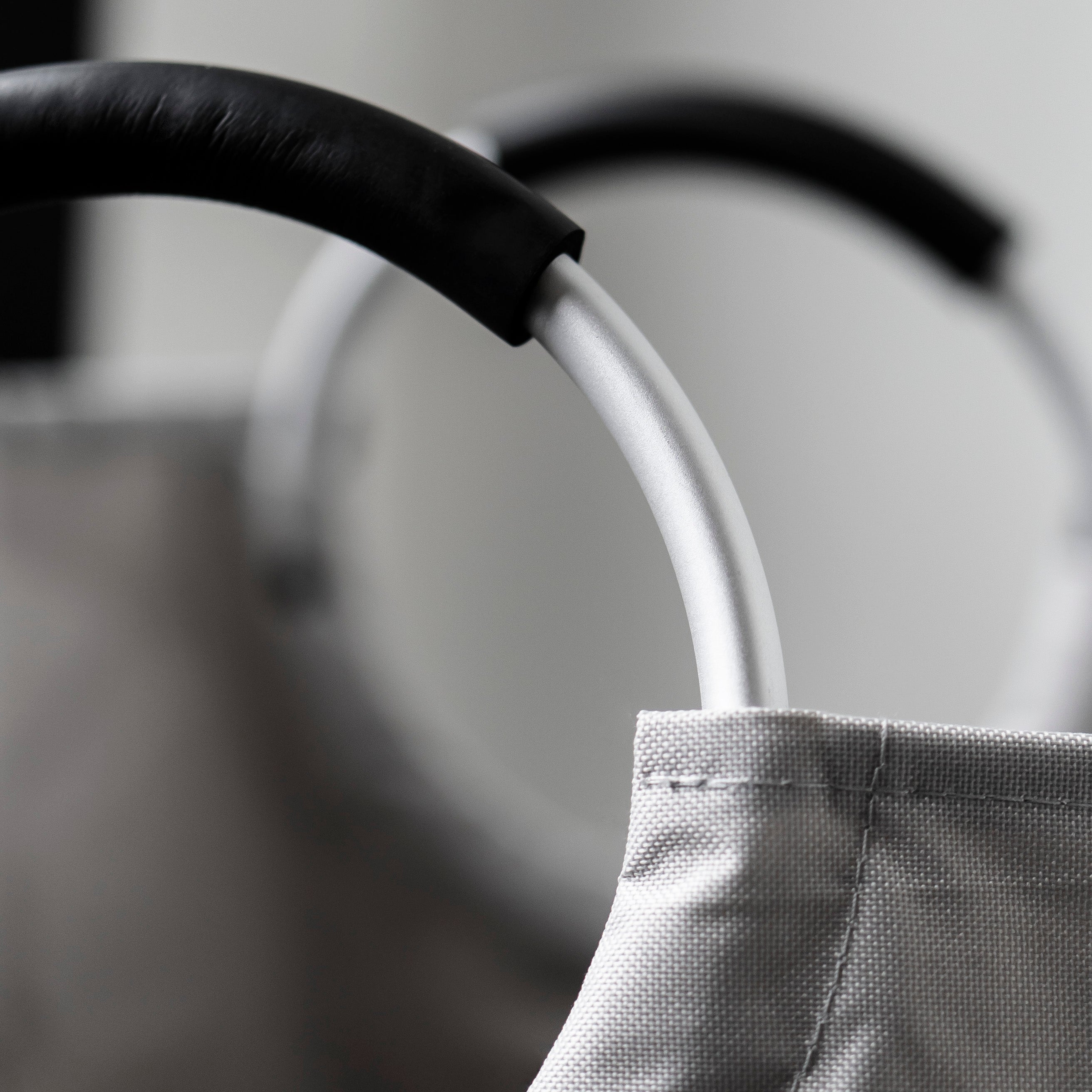 QUVIO Wasmand met handvaten - LAUNDRY - Lichtgrijs