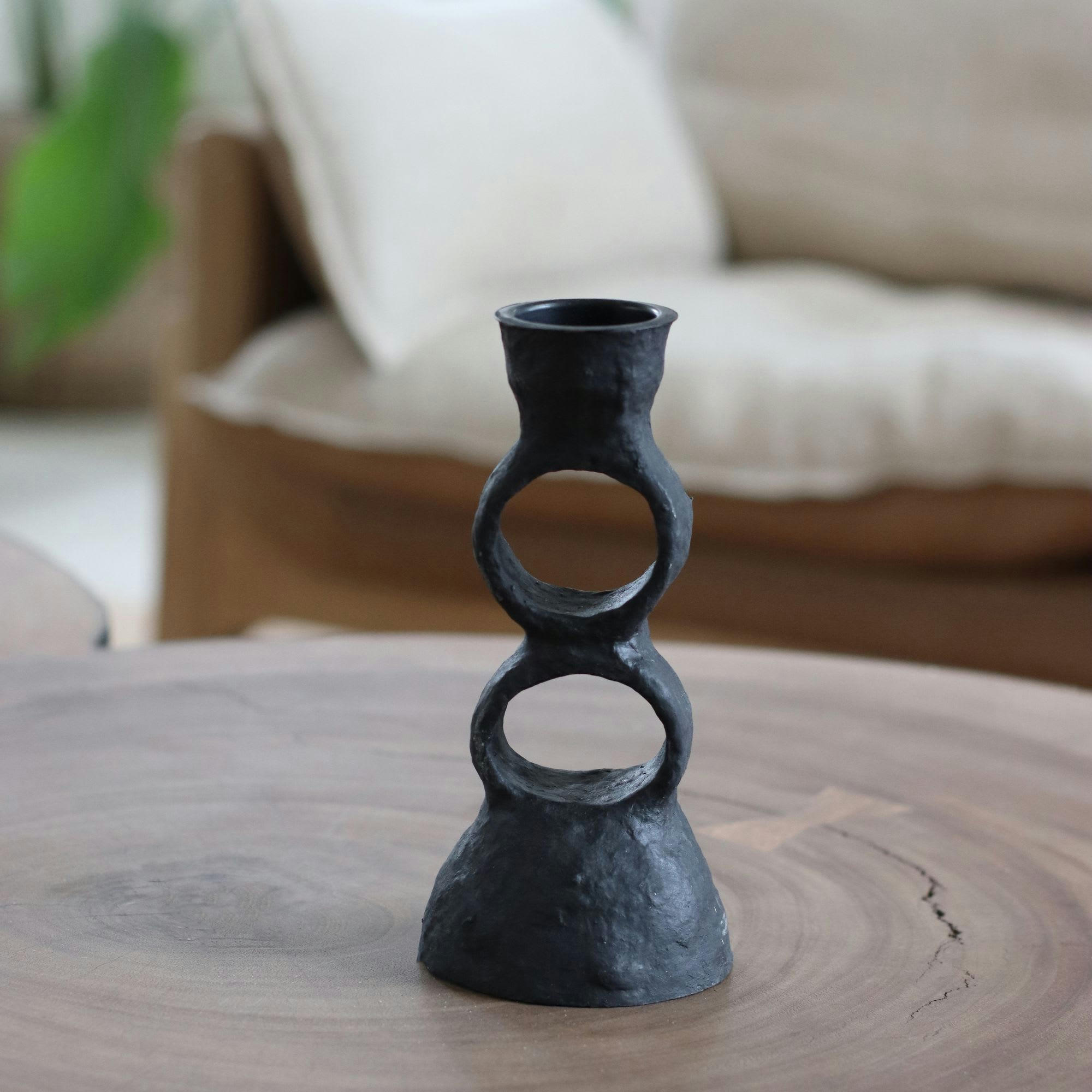 MENARA - Bougeoir en papier maché noir