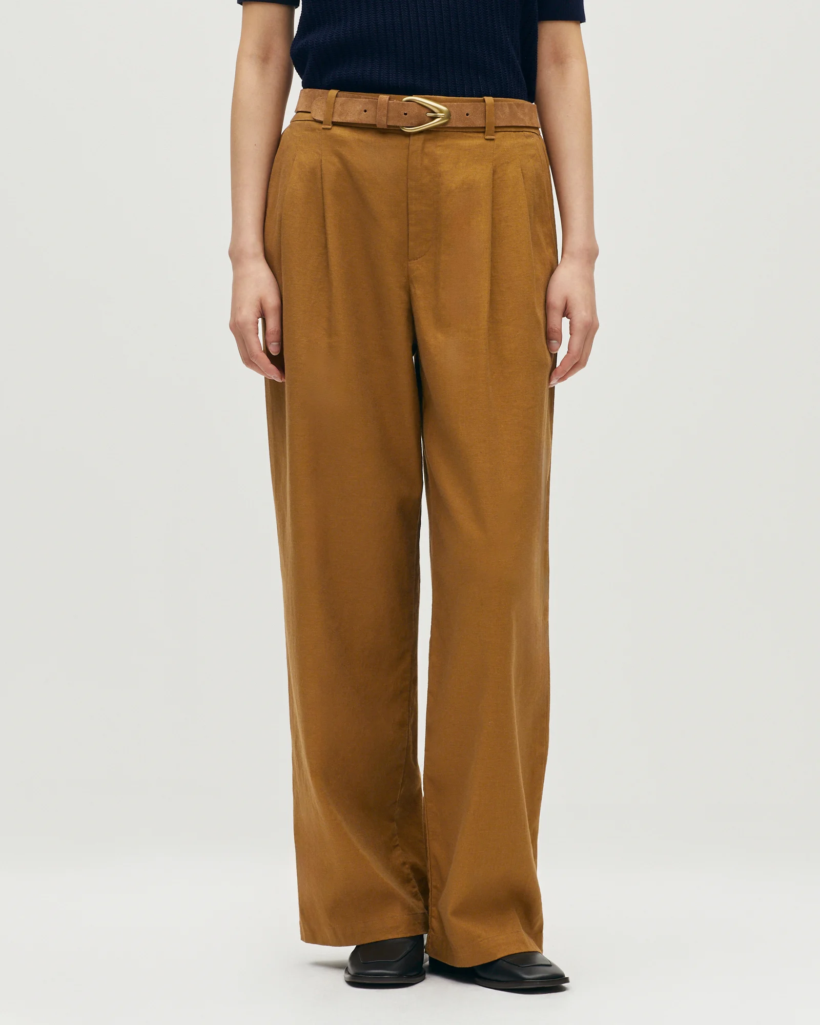 Pantalon droit à plis en coton et lin