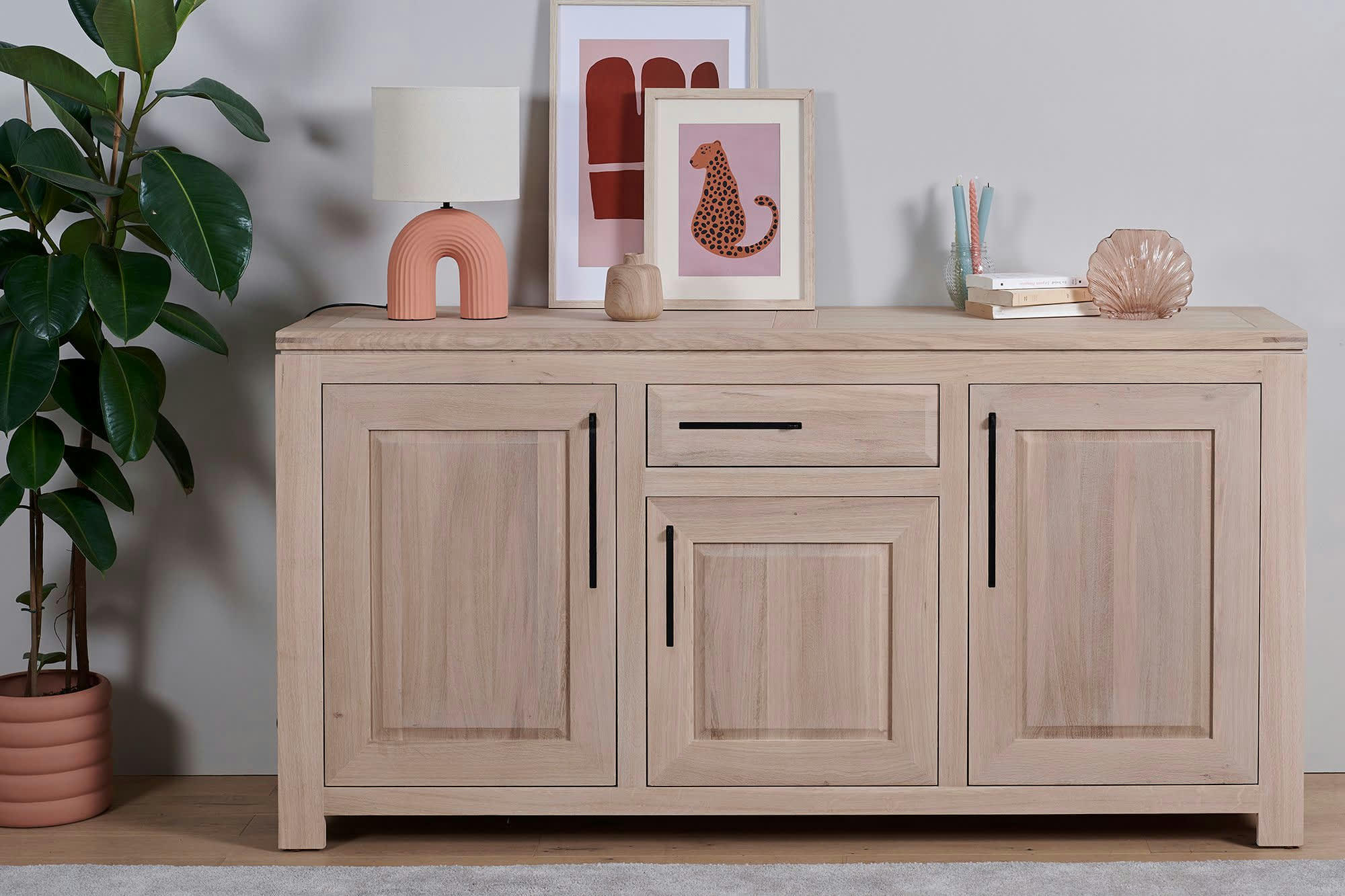 BOSTON - Buffet bas moderne en chêne blanchi 3 portes 1 tiroir