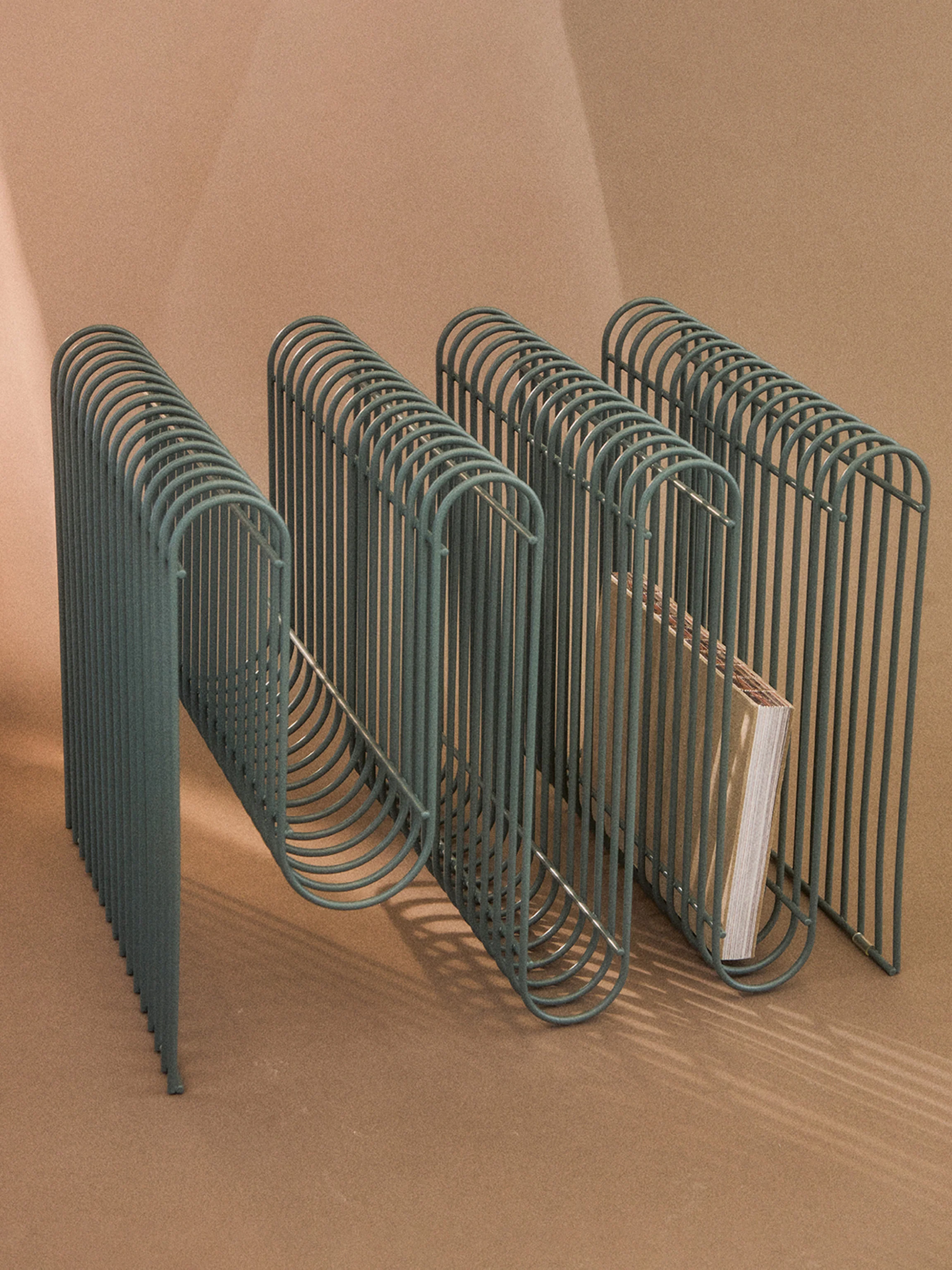 Zeitschriftenhalter Curva aus Metall
