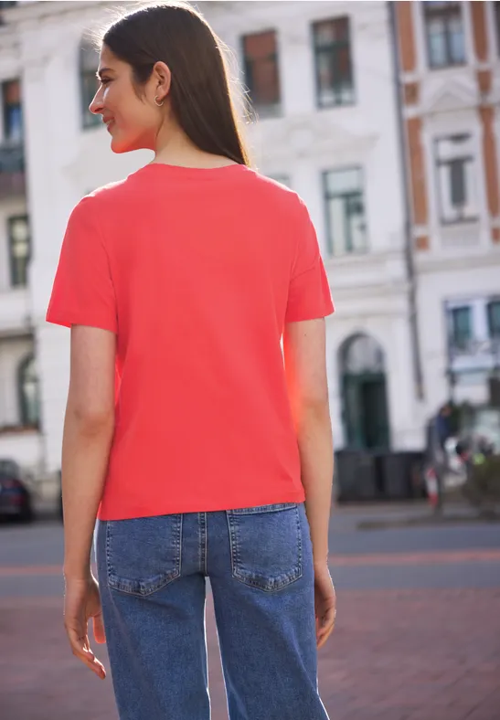 Basic T-Shirt mit Detailprint