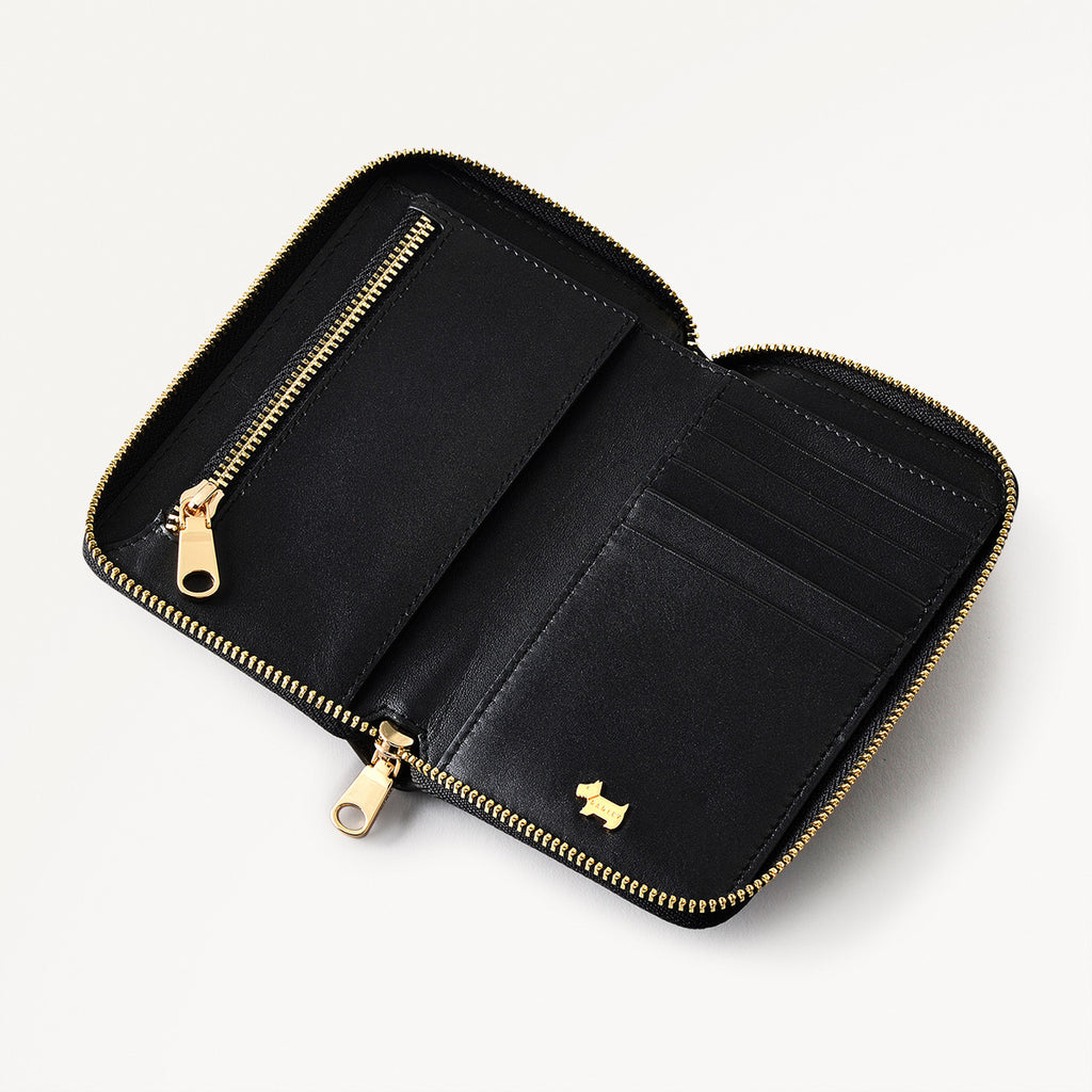 Pockets - Medium Zip Around Purse