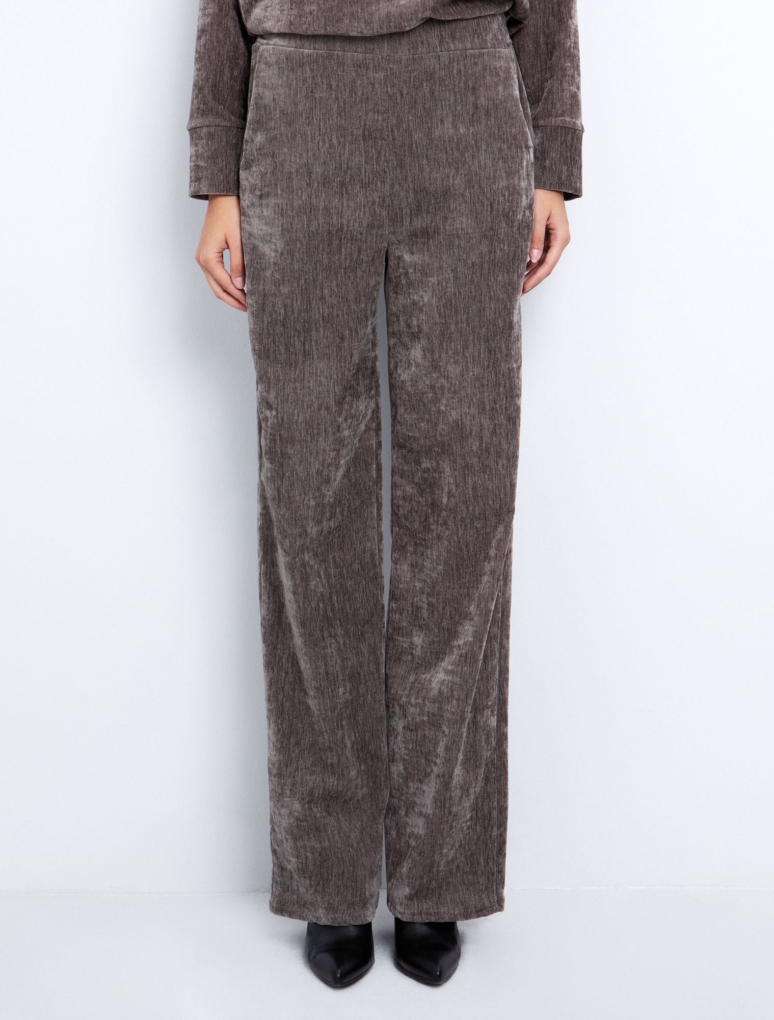 Βελουτέ παντελόνι με τσέπες