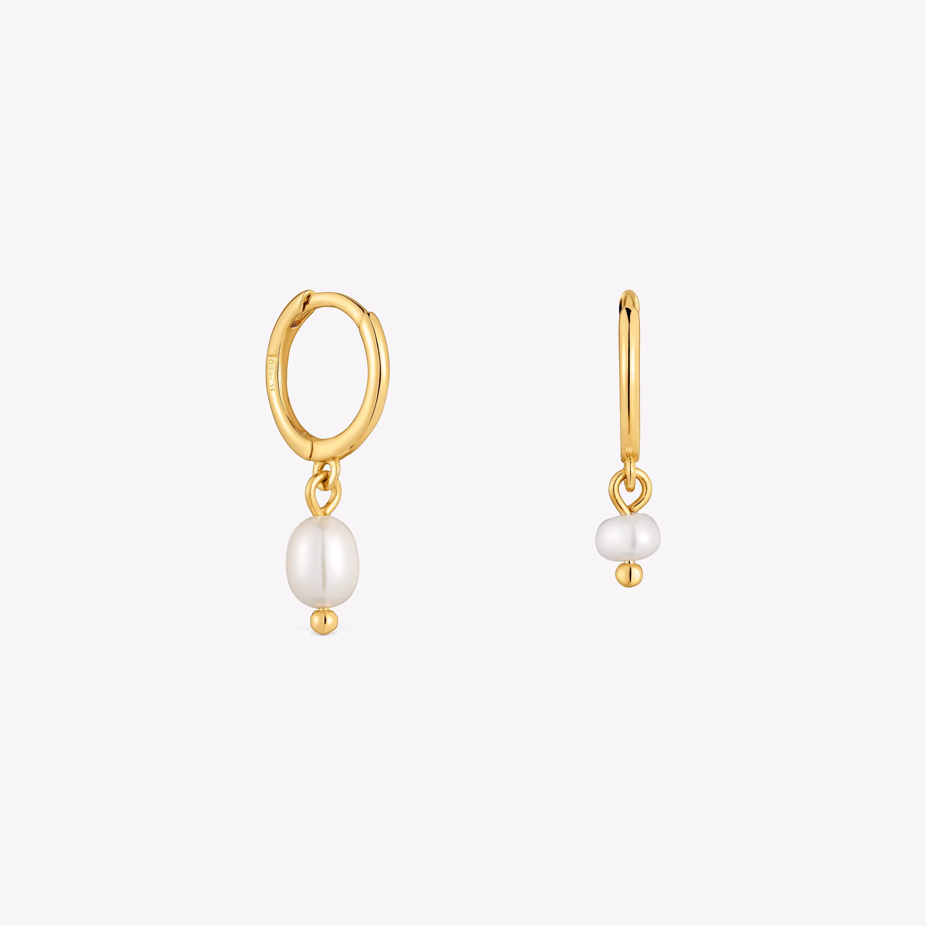 Pendientes aro cortos con baño de oro 18 kt sobre plata y perlas cultivadas Sugar Party