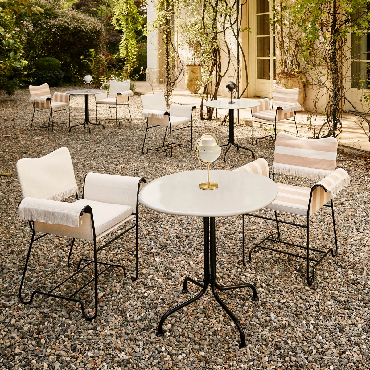 Gubi - Carmel Bistroesstisch