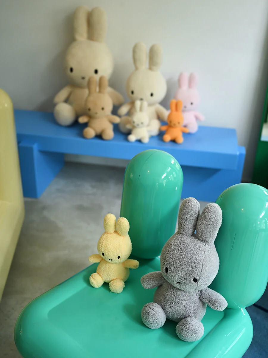 Handgefertigtes Kuscheltier Miffy, H 23 cm