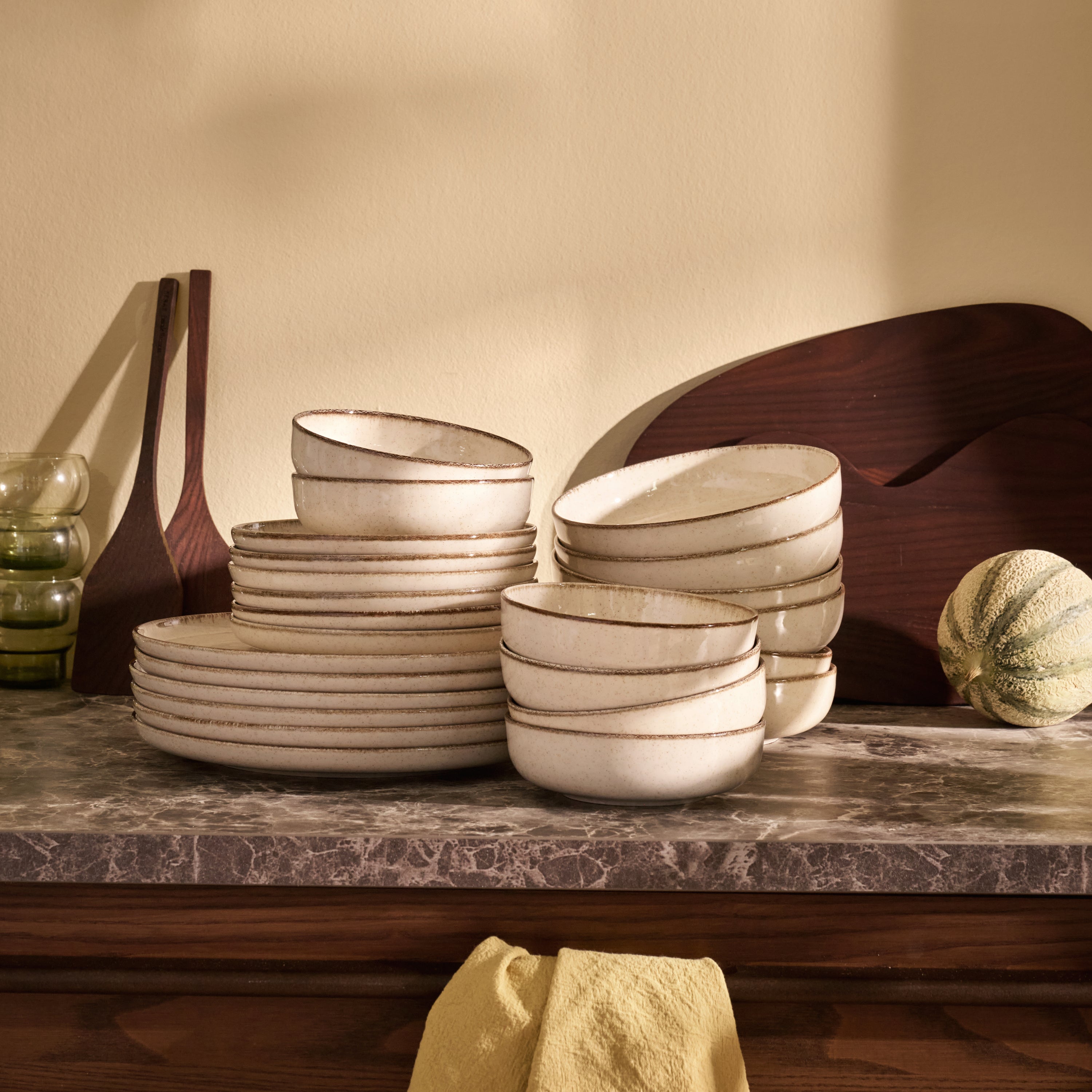 by fonQ Loods Serviesset 24-delig - Glans Beige