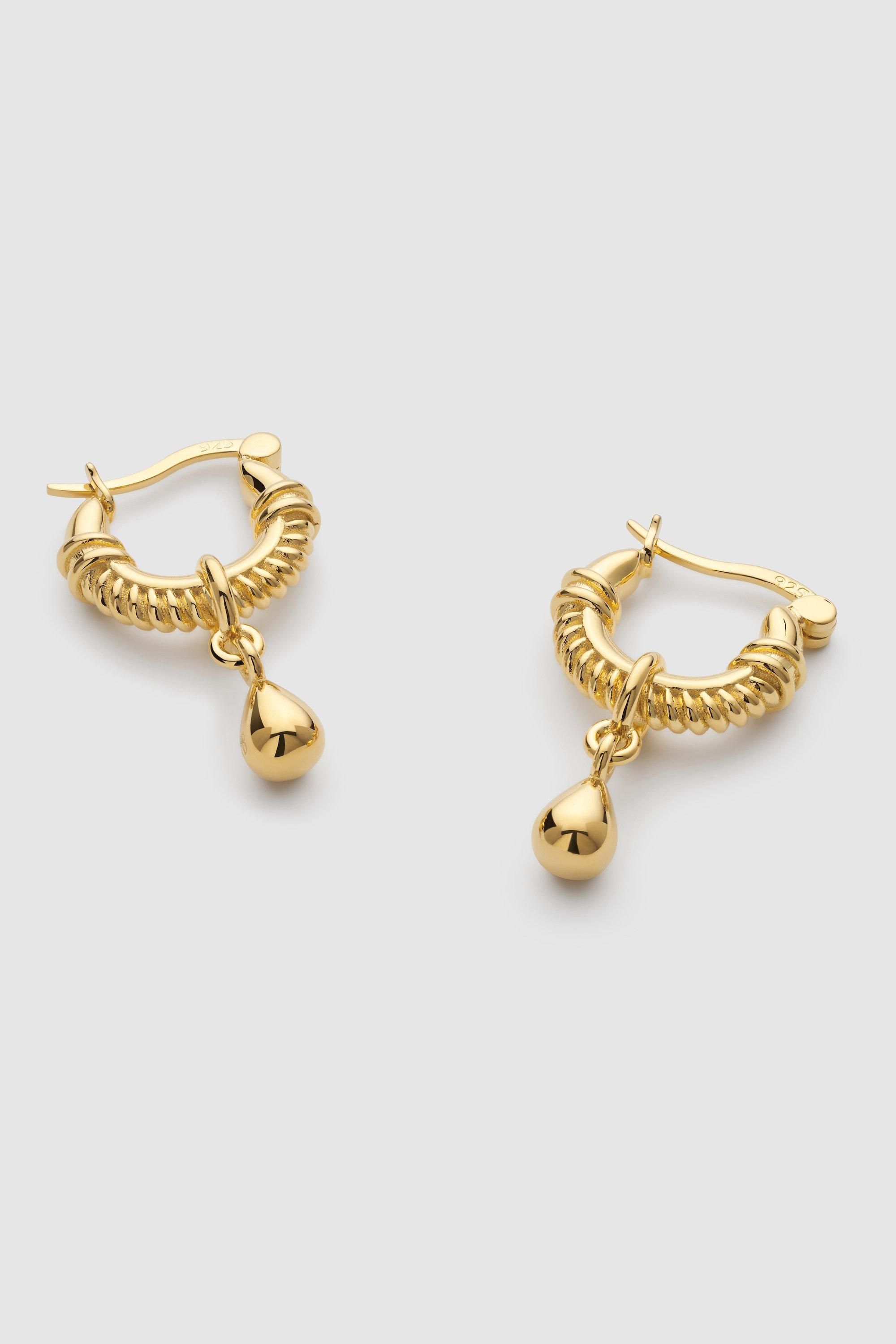 Elk & Bloom Chunky Gold Teardrop Huggie Hoop Earrings