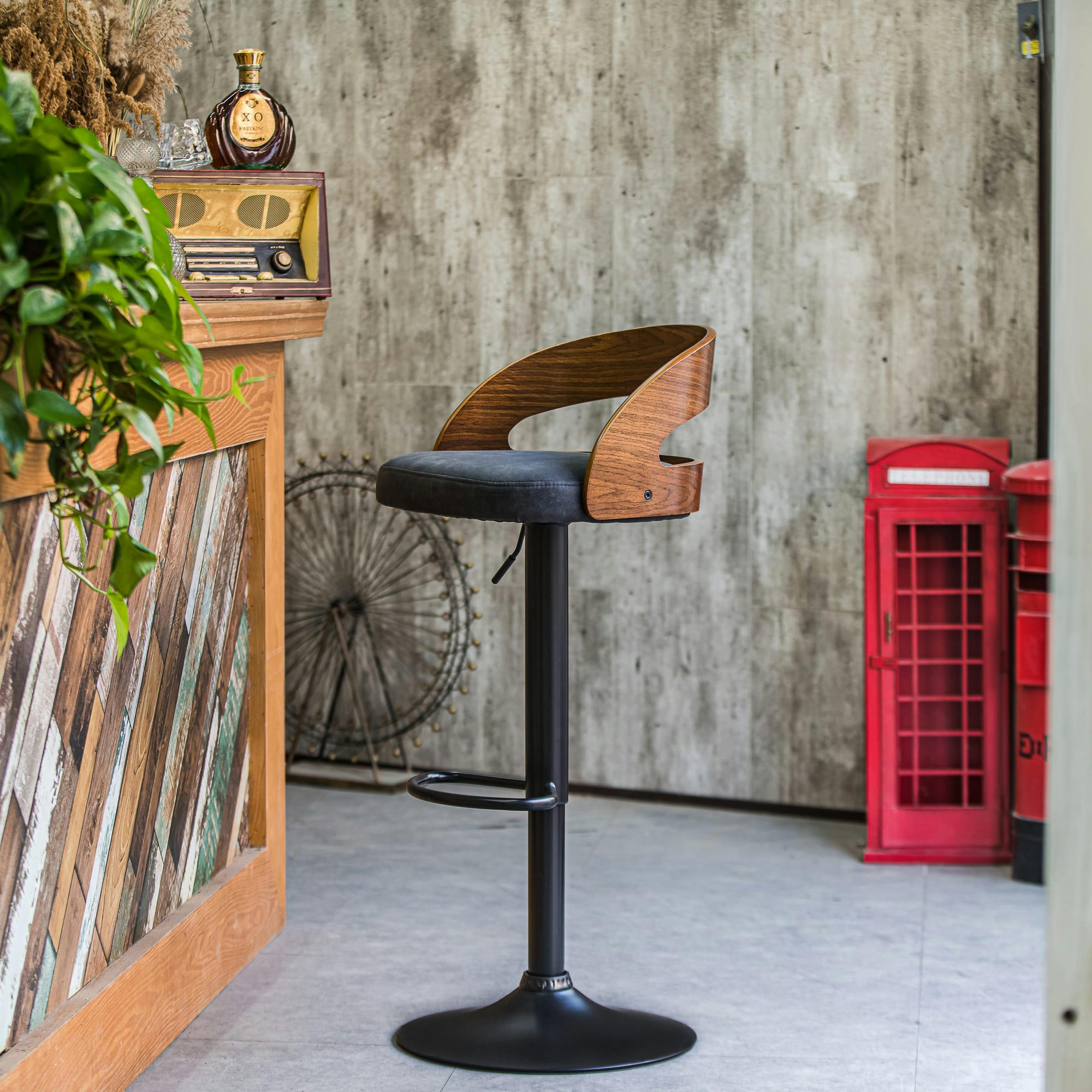 - Lot de 2 tabourets de bar en frêne et simili cuir