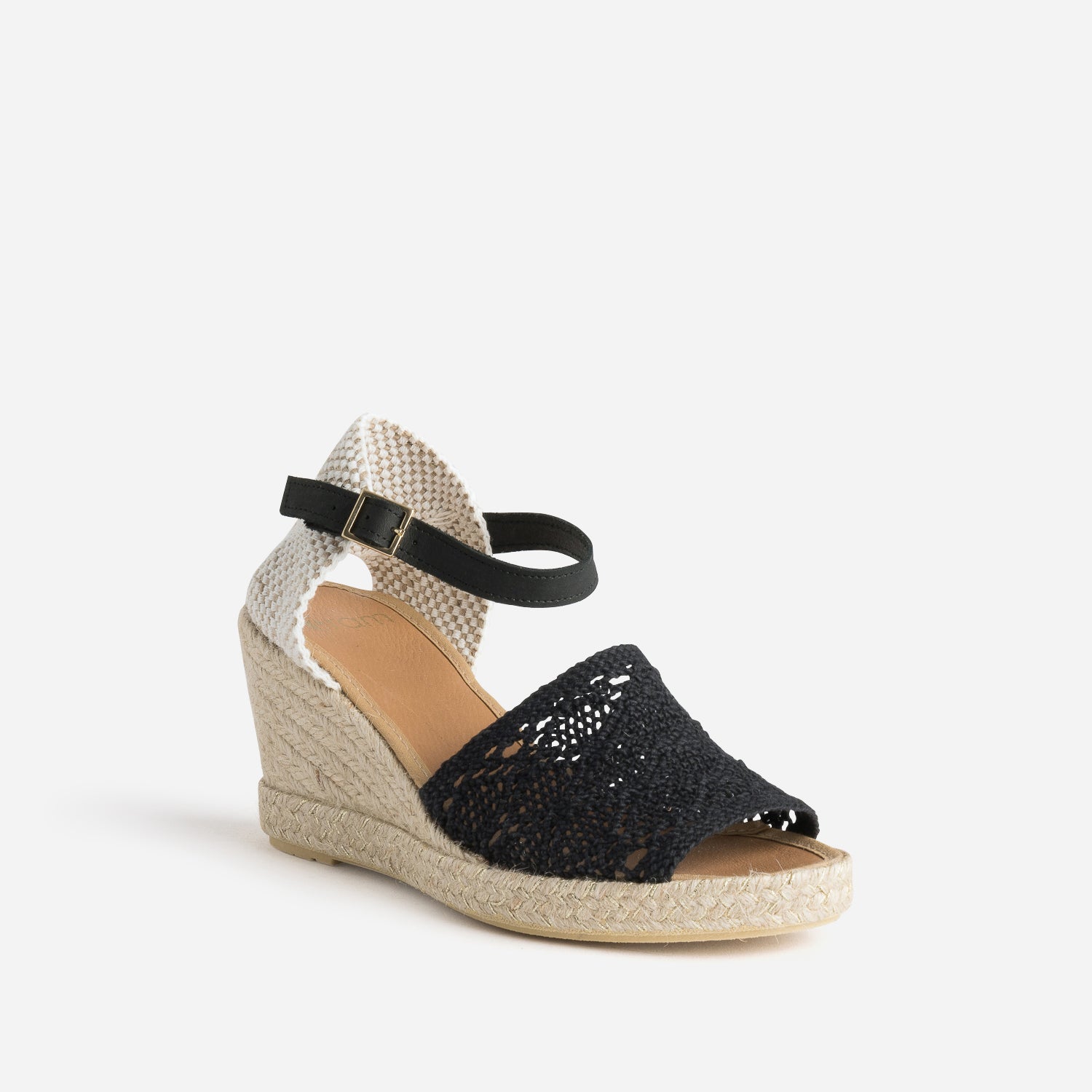 Sandale compensée noire façon macramé