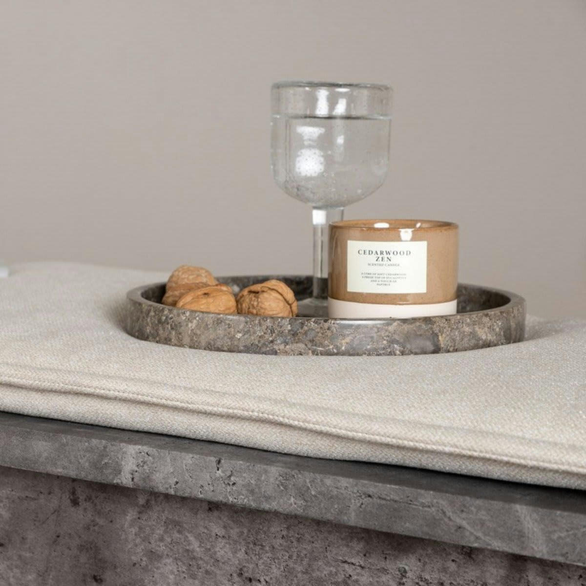 LYTI - Banc aspect béton avec coussin en lin beige