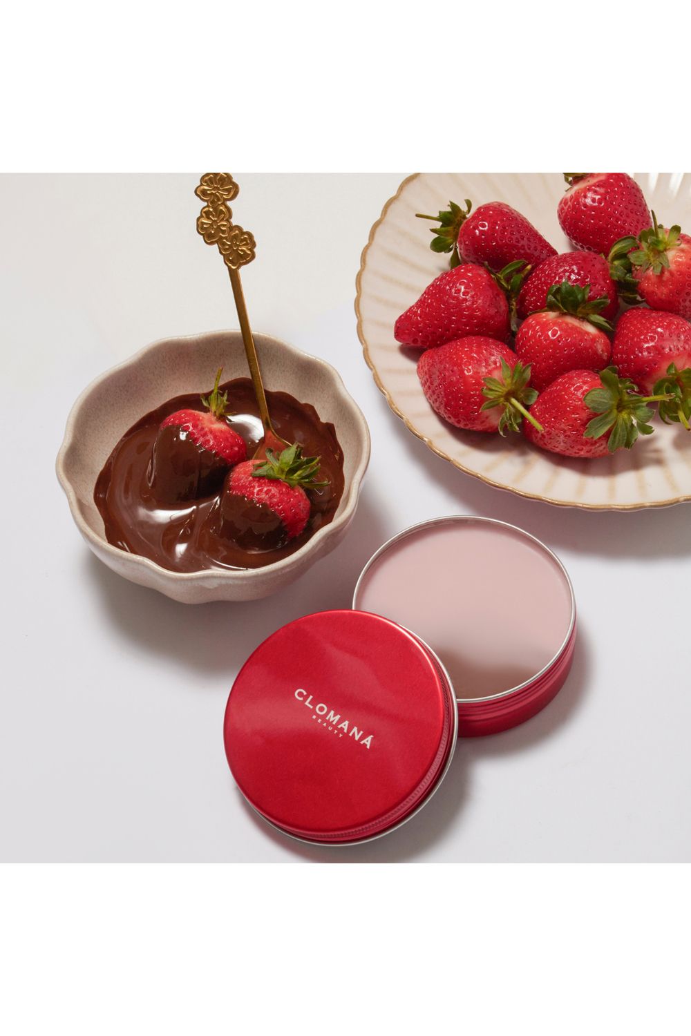 CLOMANÁ Beauty Strawberry & Chocolate Brush & Sponge Cleanser