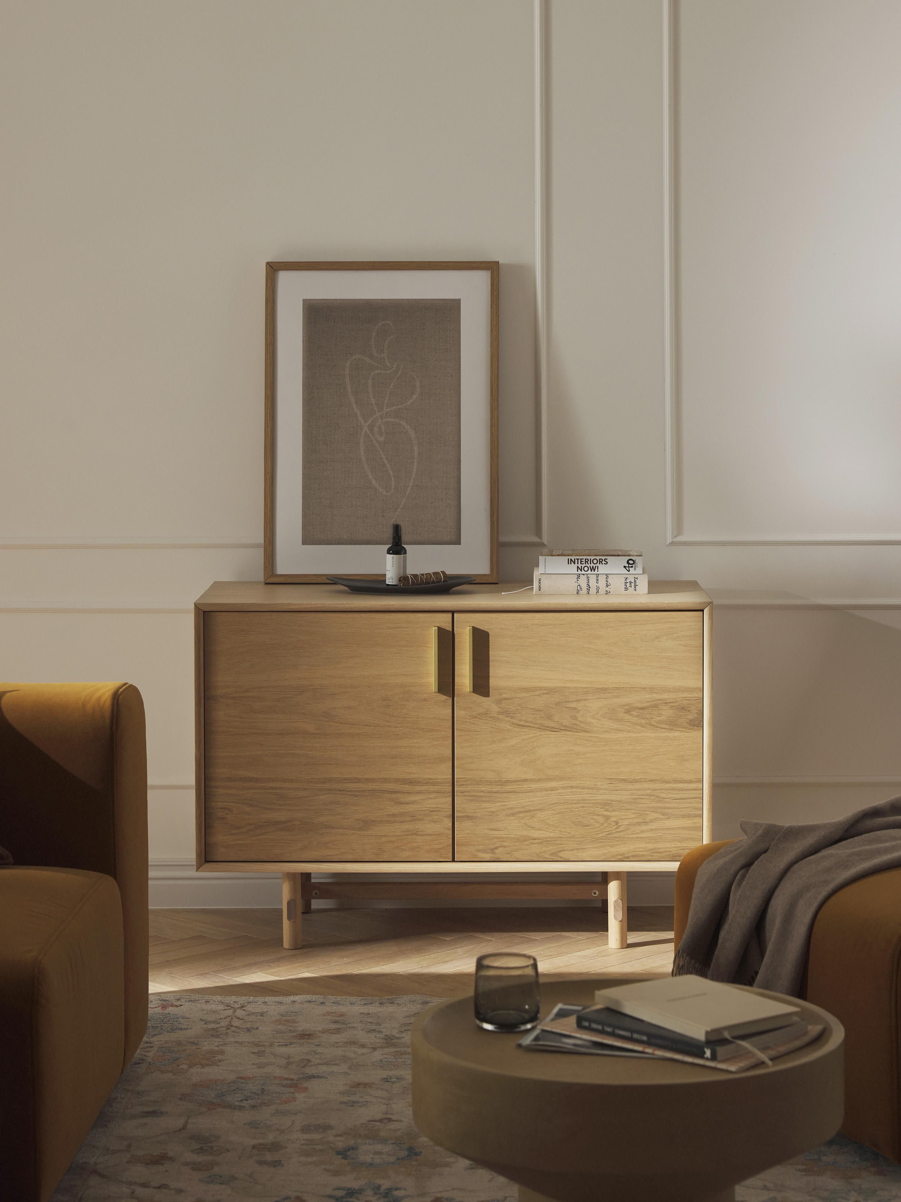 Kleines Sideboard Diana aus Eichenholz
