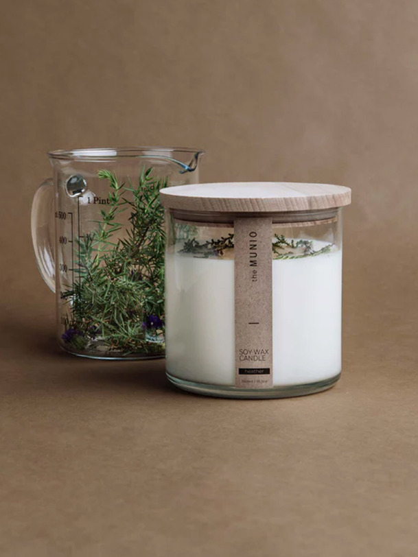 Bougie juniper & limonium 550ml - the munio blanc