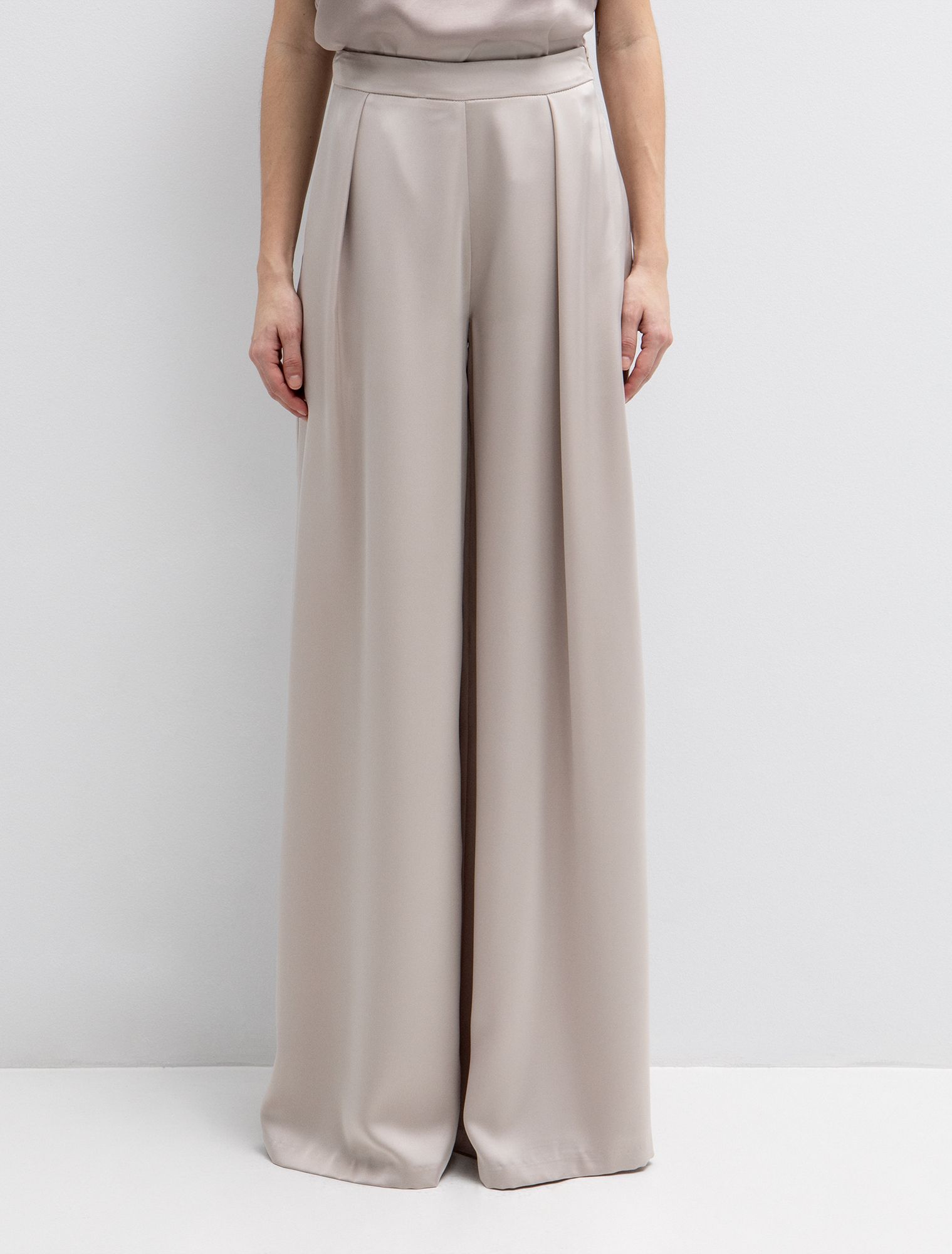 Σατινέ παντελόνα με πιέτες