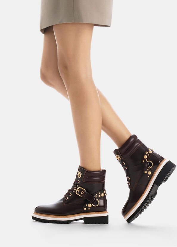 Stivaletti in pelle con borchie