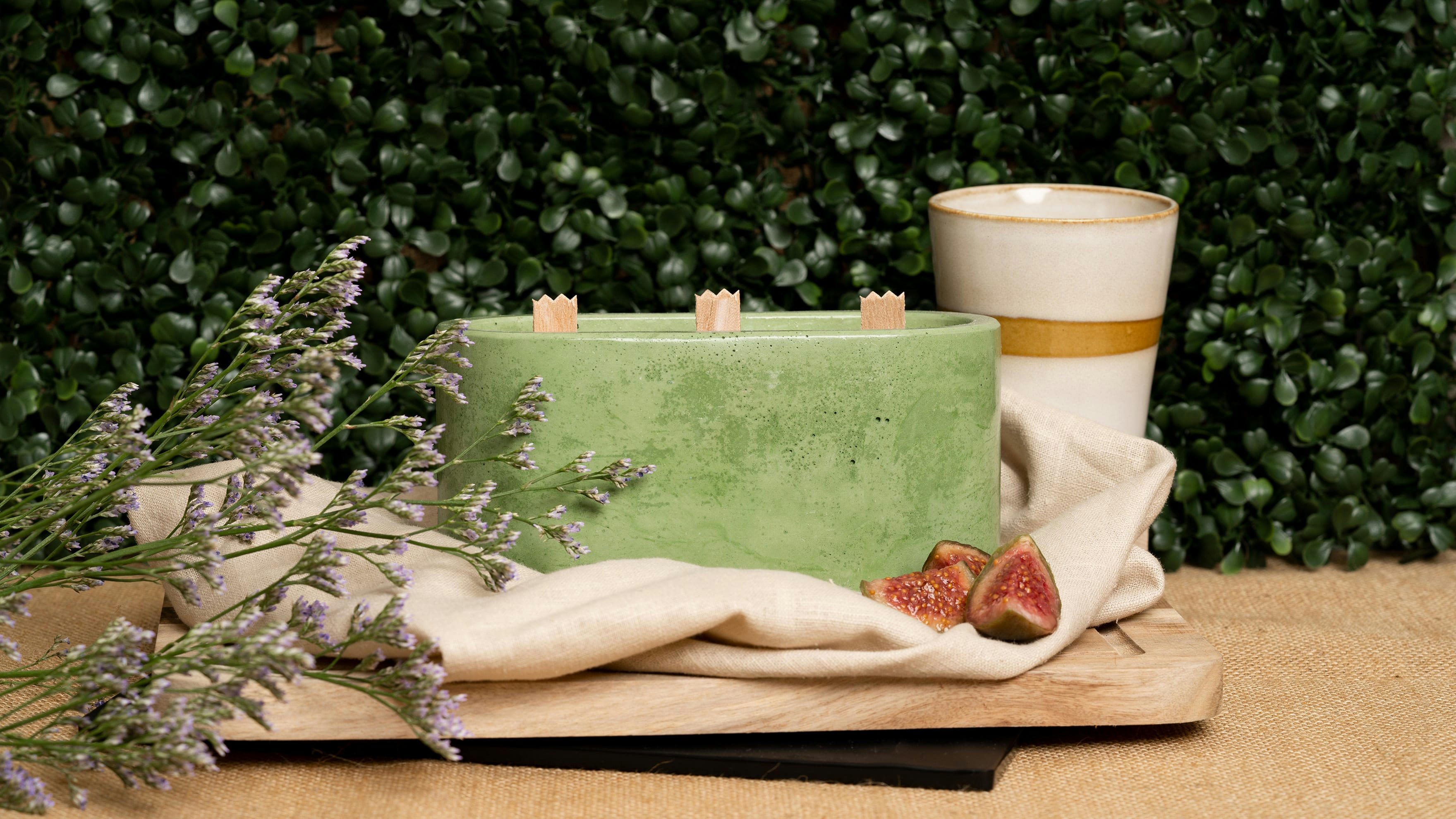 BOUGIES XXL -BÉTON UNI - Bougie xxl en béton vert parfum fleur de figue