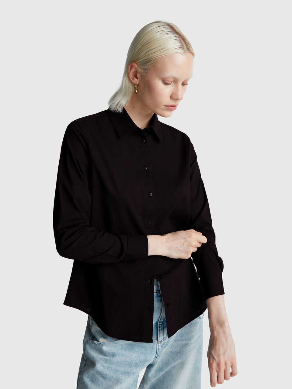 Regular fit shirt in lightweight cotton