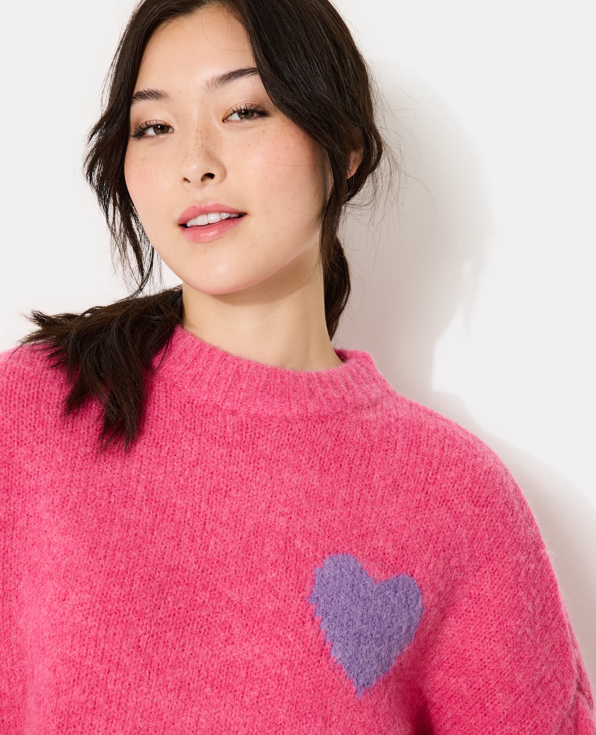 Pull contenant mohair et laine avec cœur