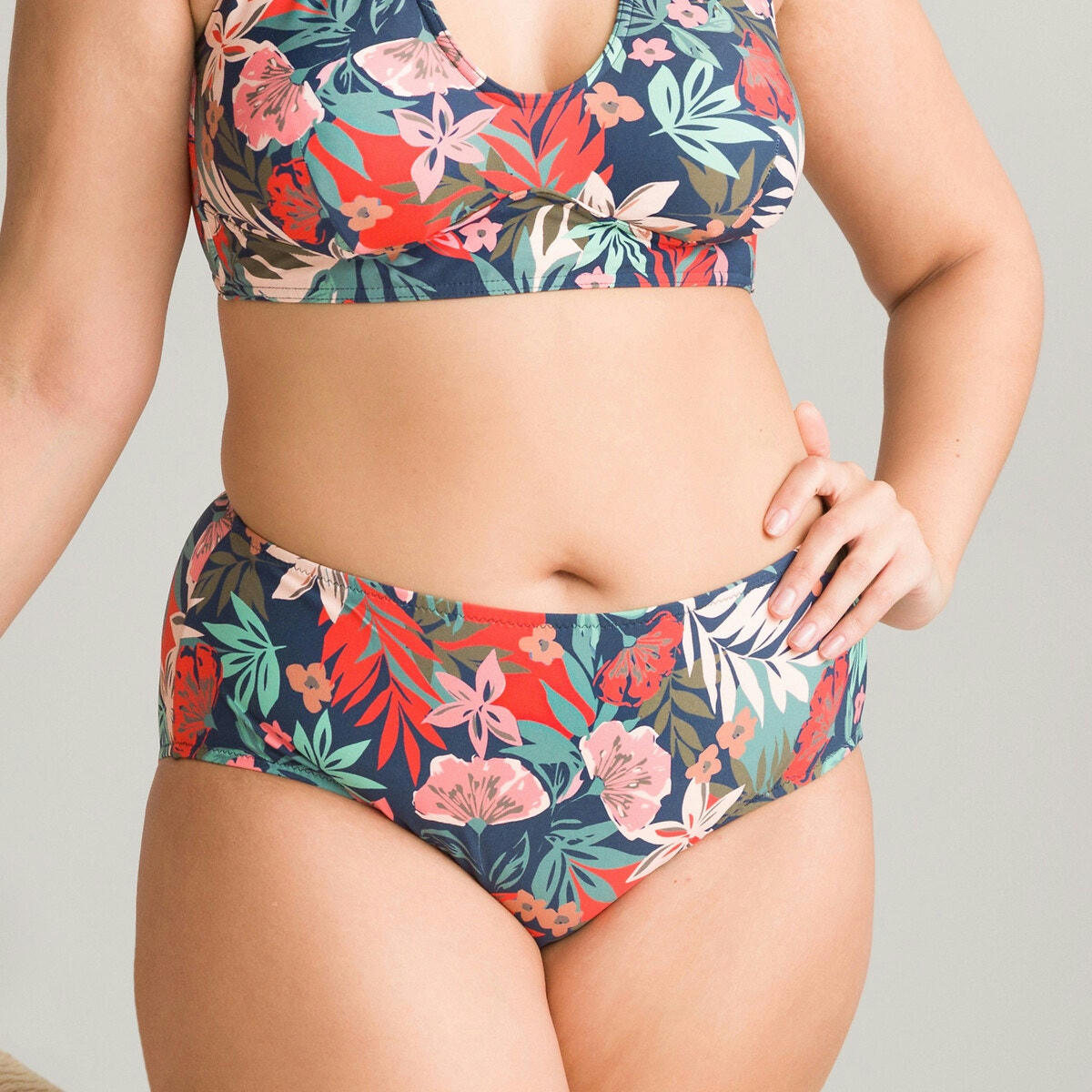 Bas de maillot de bain culotte effet ventre plat