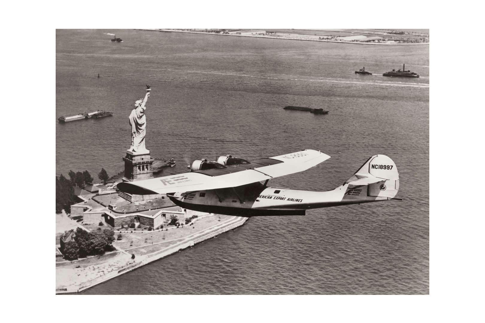 DANS LES AIRS - Photo ancienne noir et blanc avion n°21 cadre noir 40x60cm