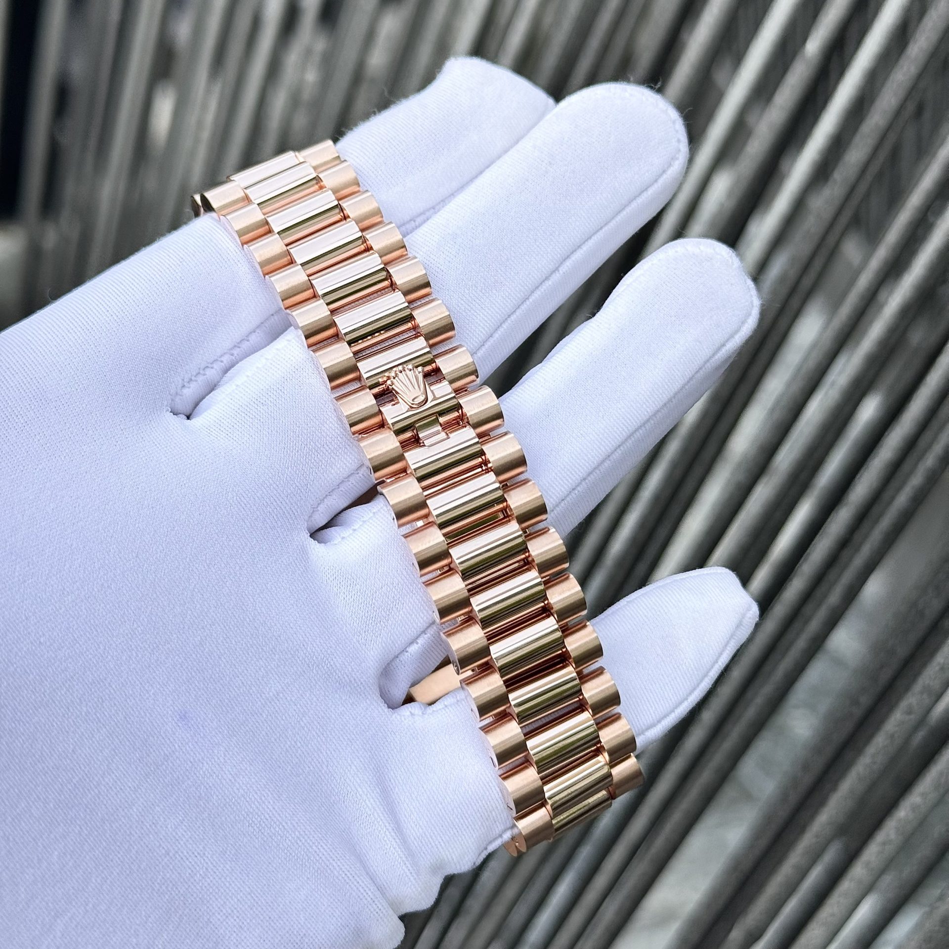 Rolex Day-Date RG Plated MOP Dial With Diamonds 40mm Super Clone