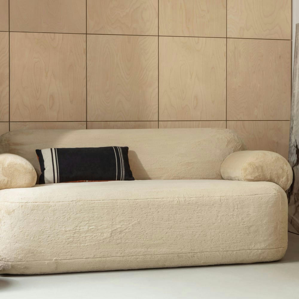 JOLIE - Canapé 2 places en fausse fourrure L183cm beige