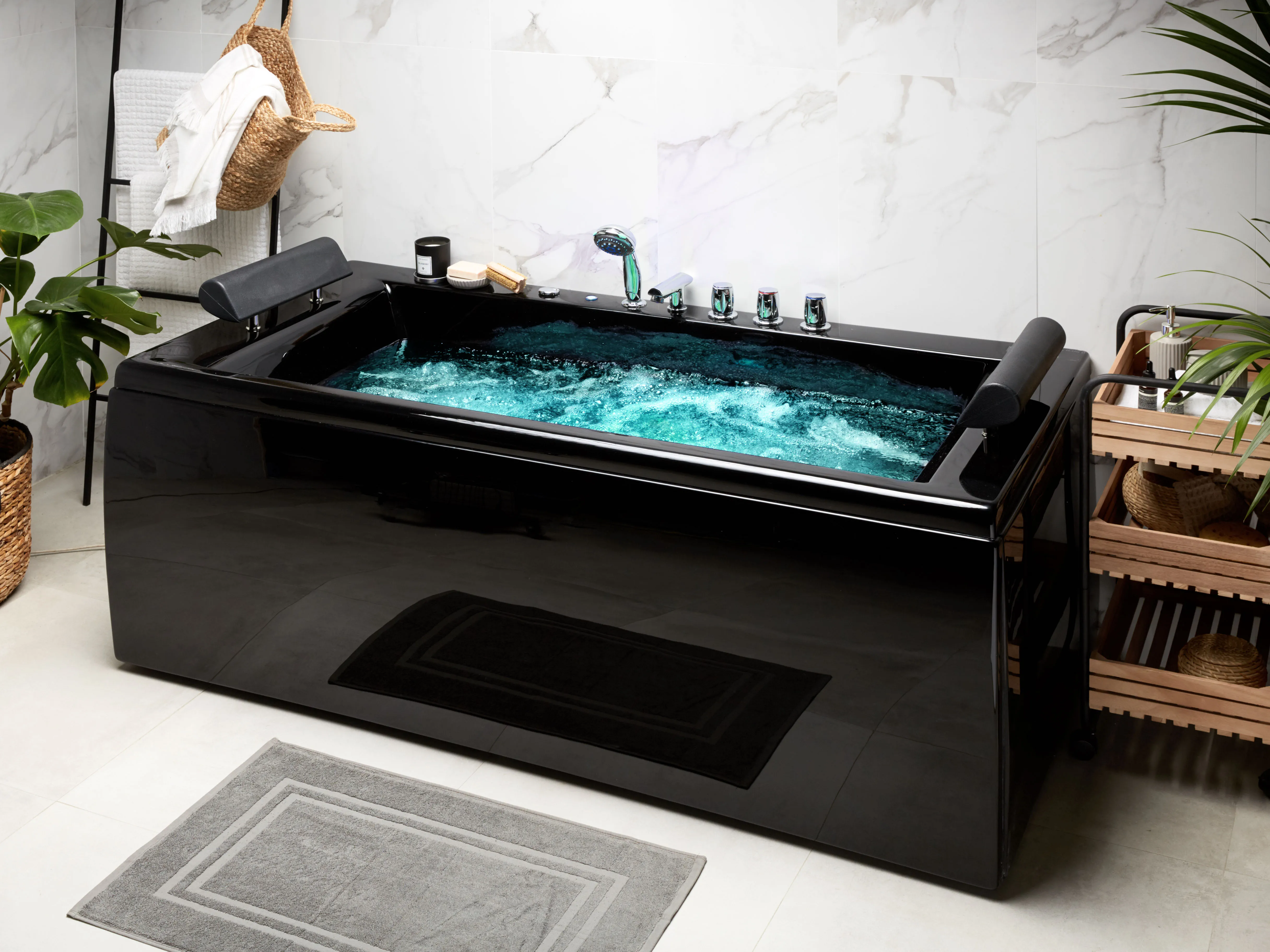 Corner Hot Tub with LED MONTEGO 1720 x 830 mm Black