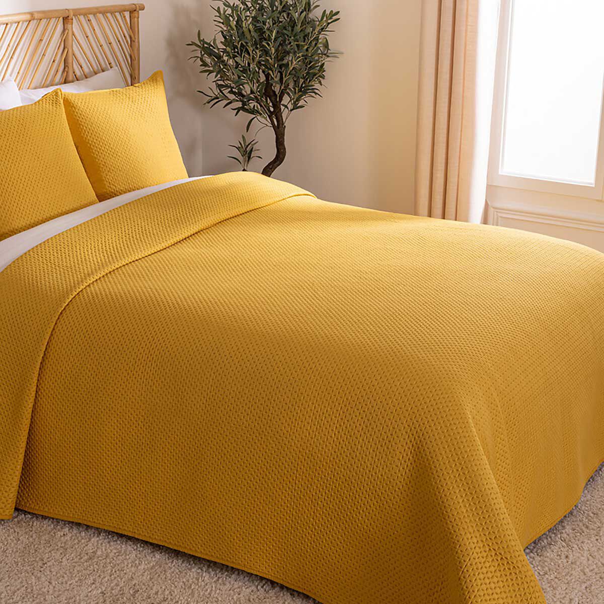 Colcha e 2 capas de almofada DOLCE VITA ocre 240x260cm