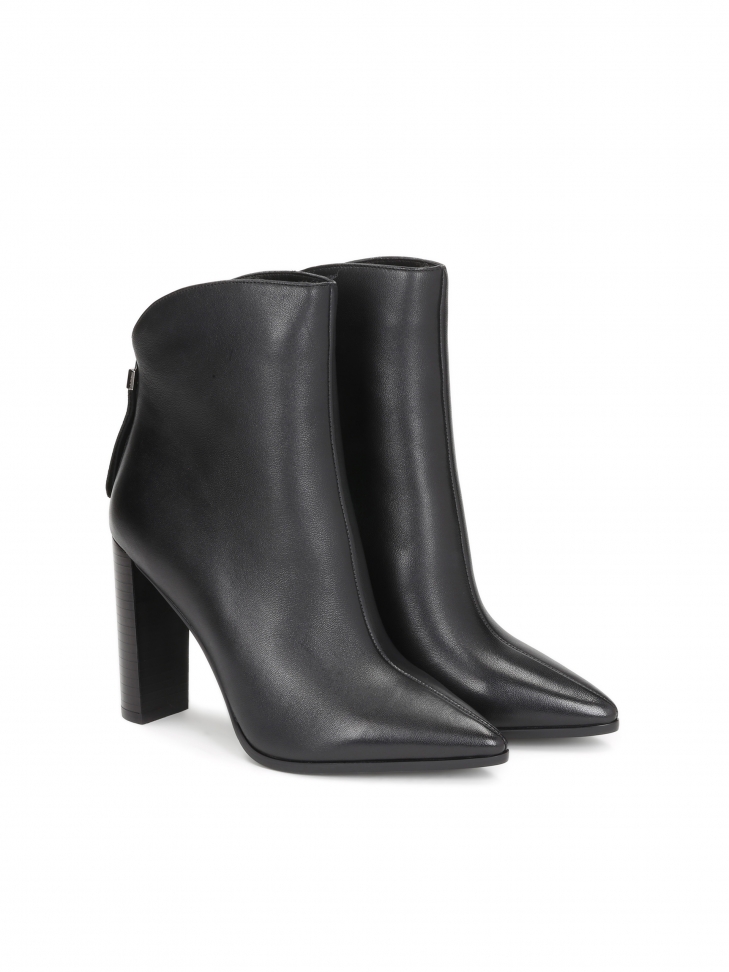 Ladies' black boots
