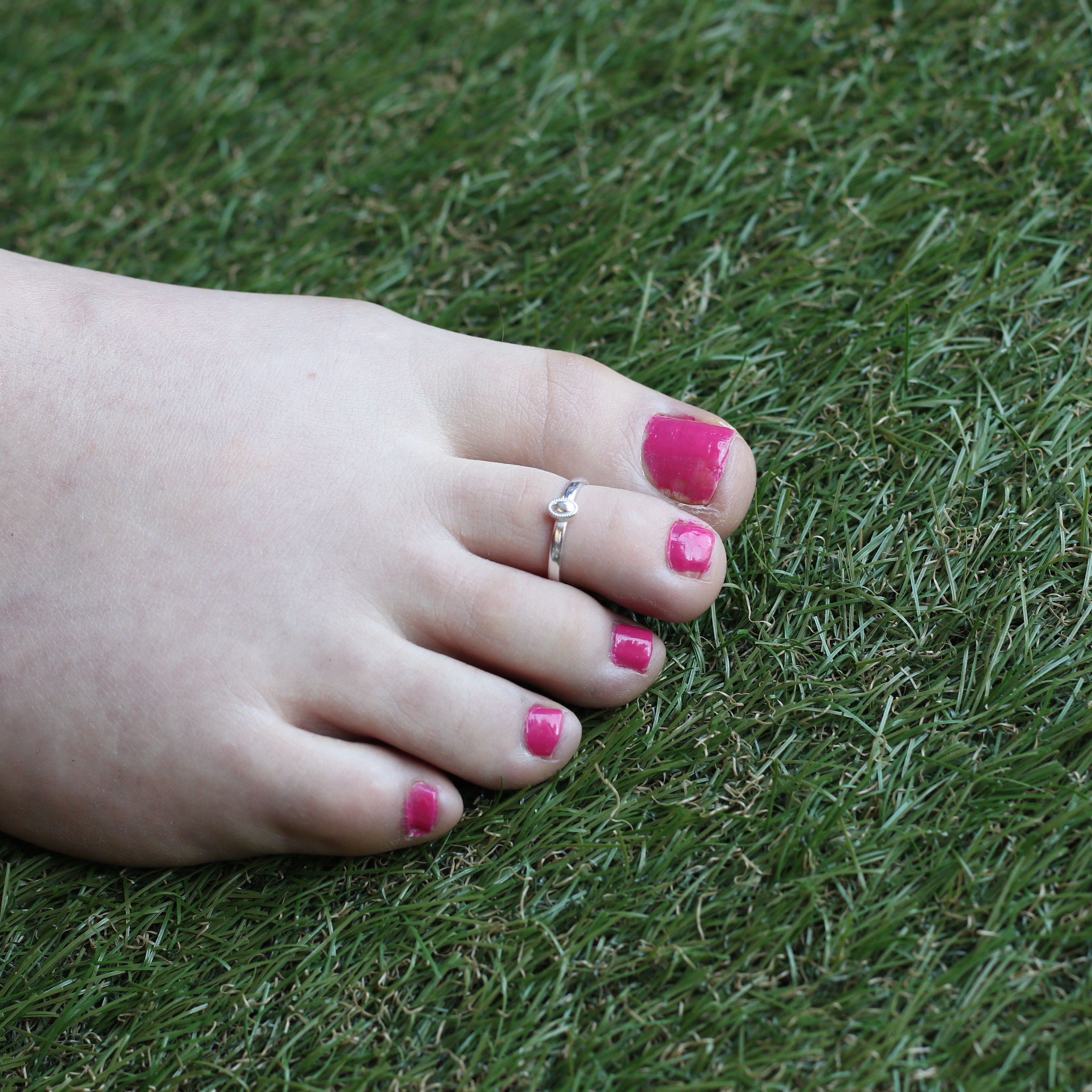 The Colourful Aura Pure Silver Adjustable Slim Silver Bohemian Bichiya Toe Ring
