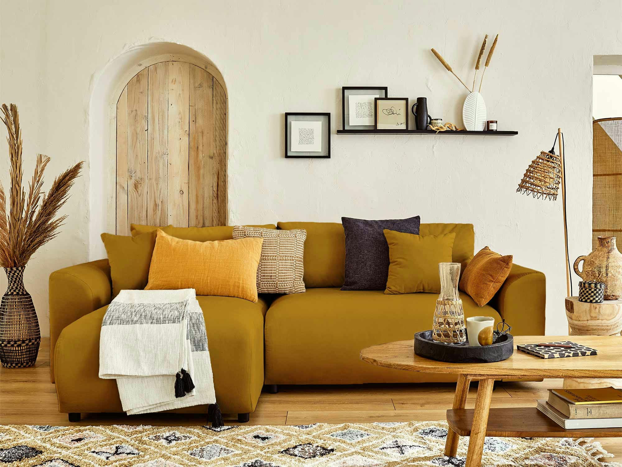 CAMELIA - Canapé d'angle réversible convertible 4 places en velours jaune