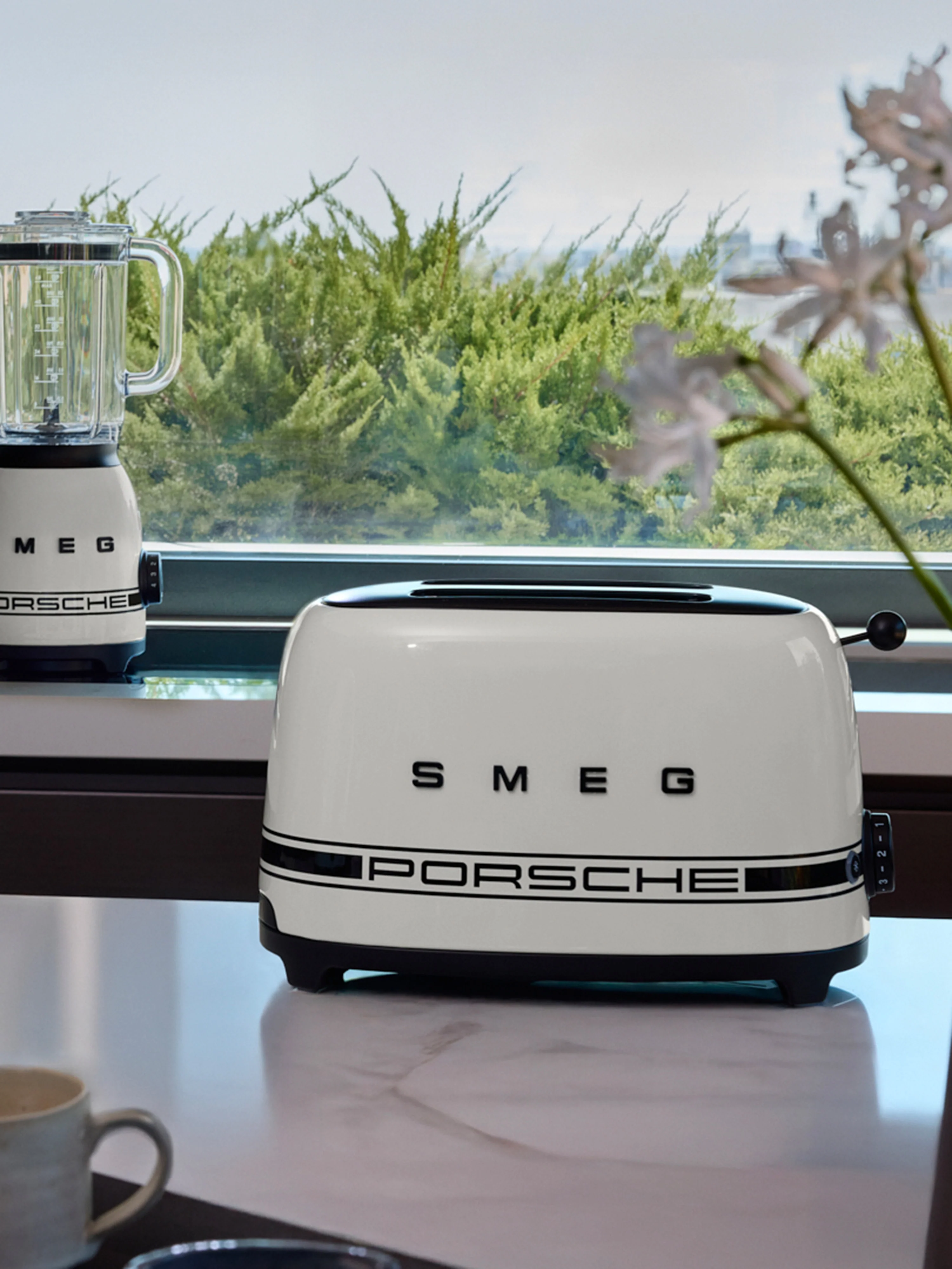 Kompakt-Toaster Porsche x Smeg