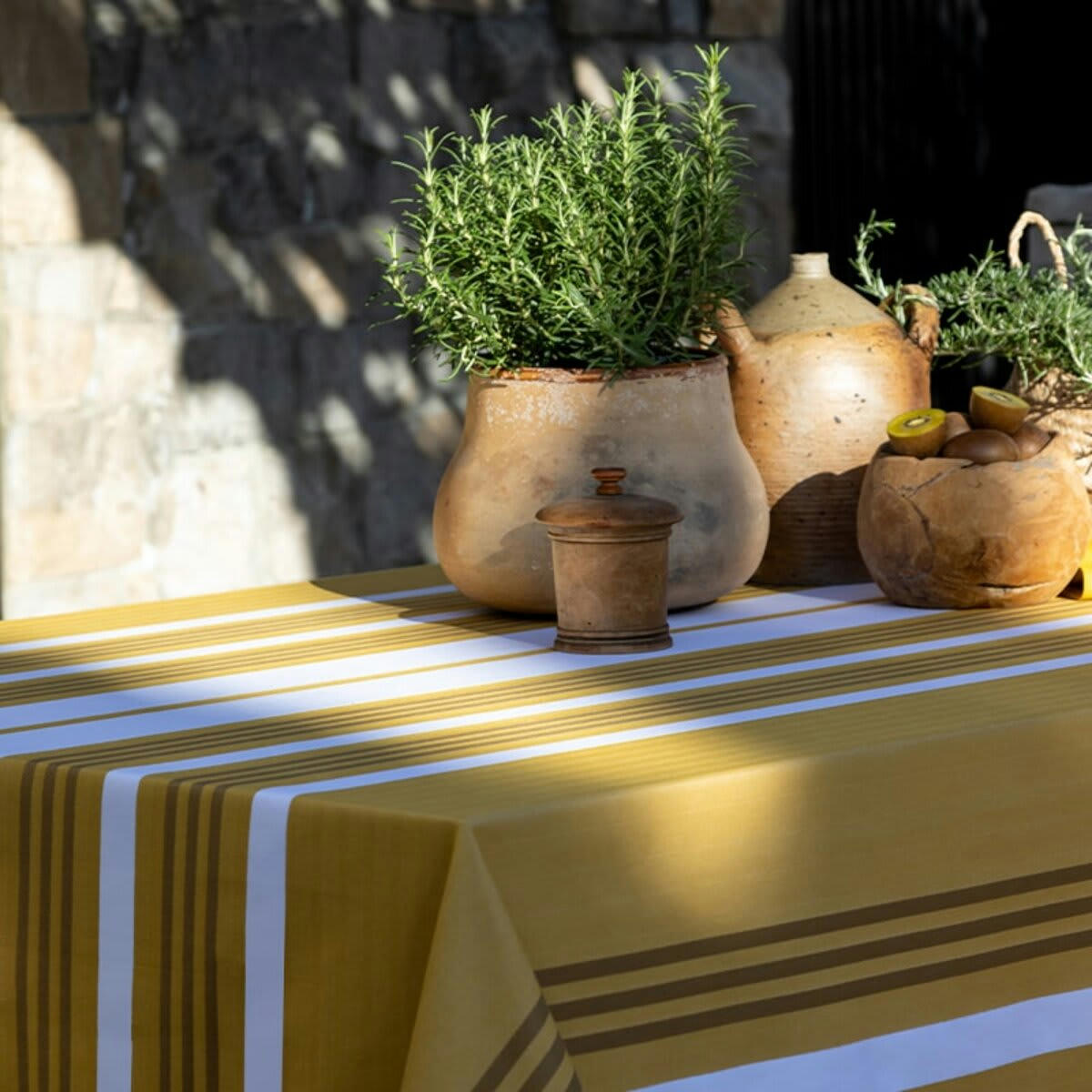 ELIZONDO - Nappe enduite coton jaune 160x160 cm