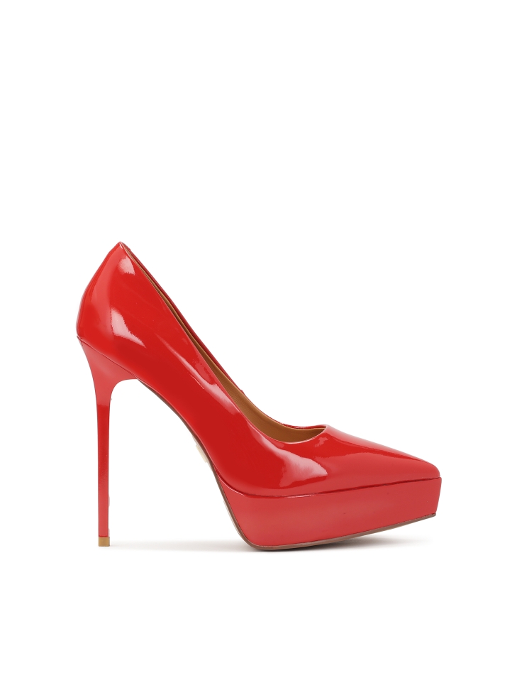 Red patent leather platform pumps