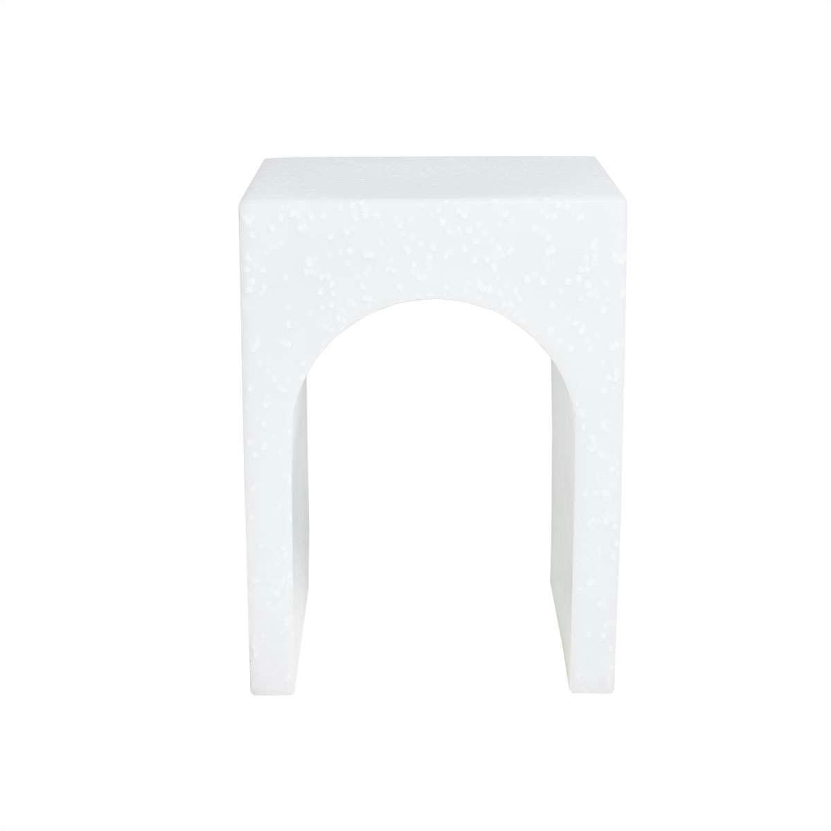 SILTAA - Tabouret blanc en plastique en recyclé H42x28x31cm