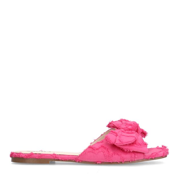 Roze slippers met strik