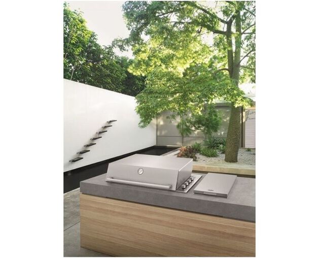 BeefEater Signature ProLine 6 Burner Build-In BBQ With Hood & Flame Failure Device