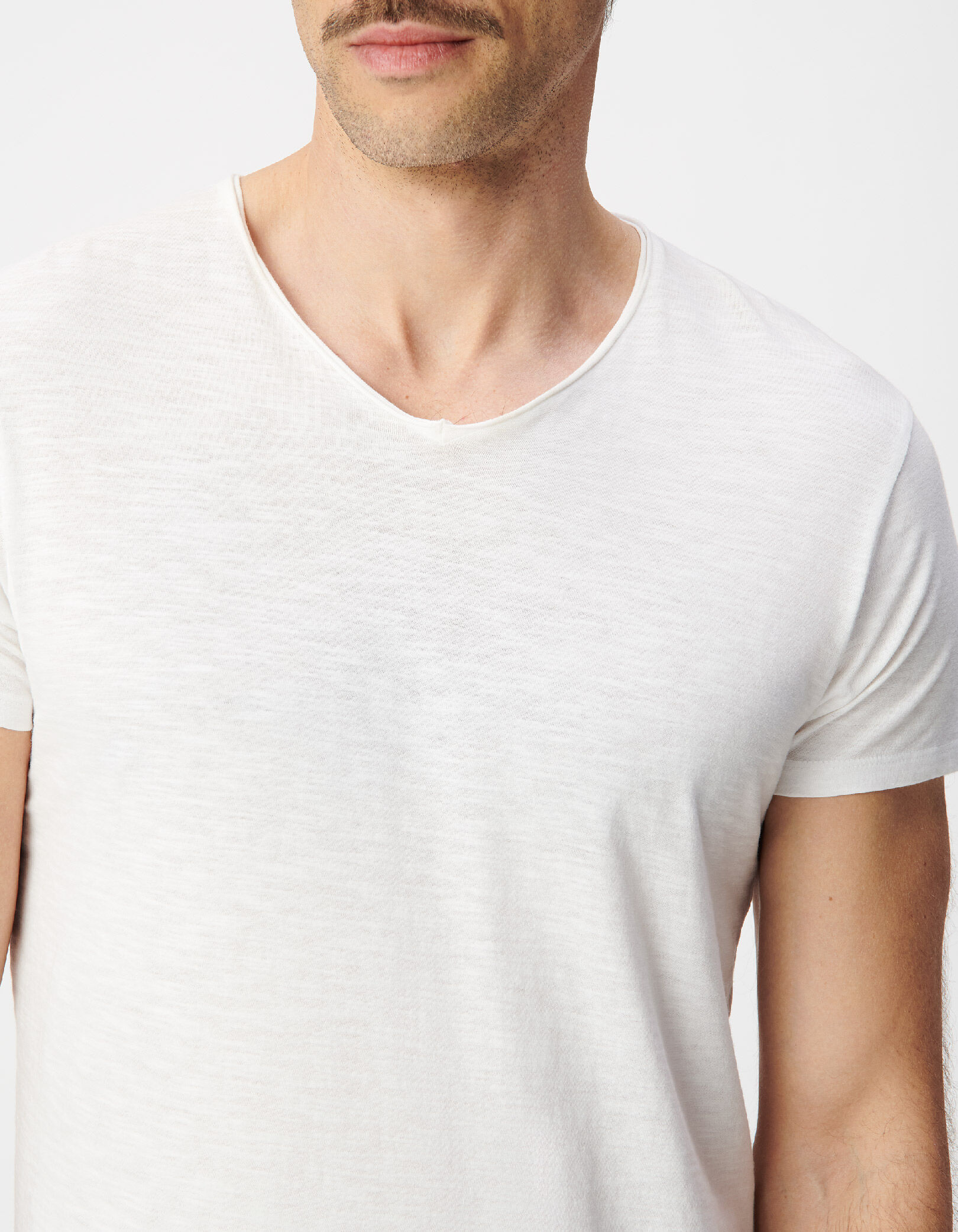 T-shirt L'Essentiel blanc col V Homme