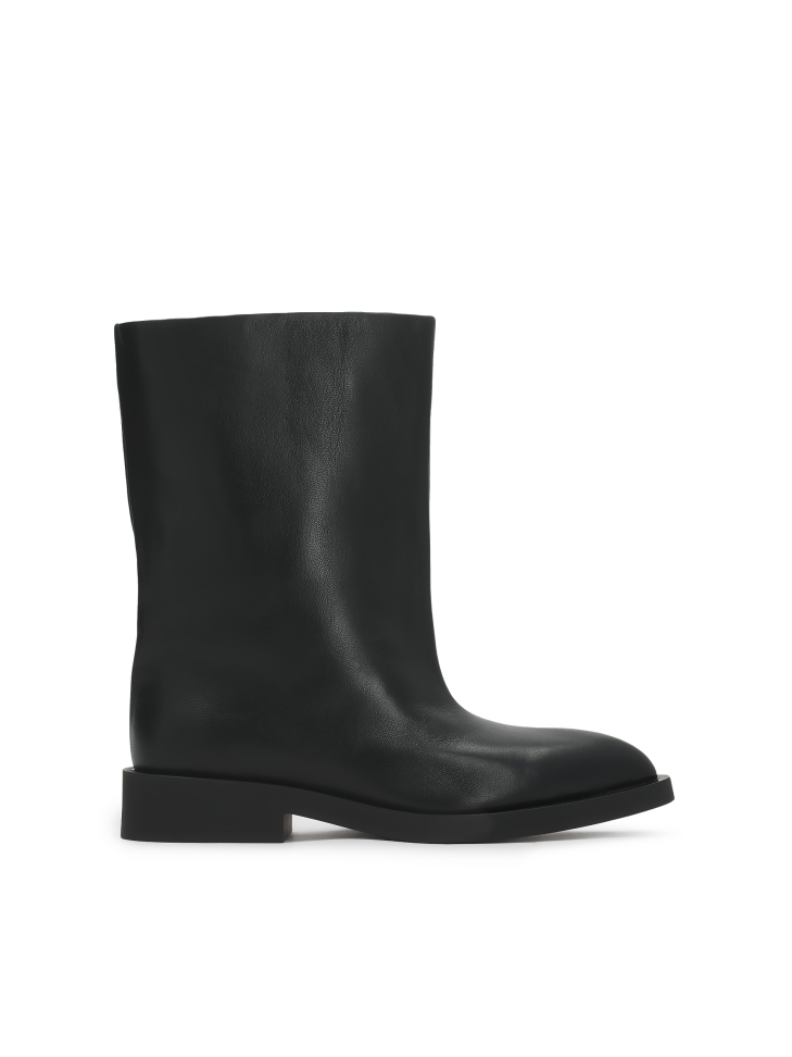 Black boots with a wide upper