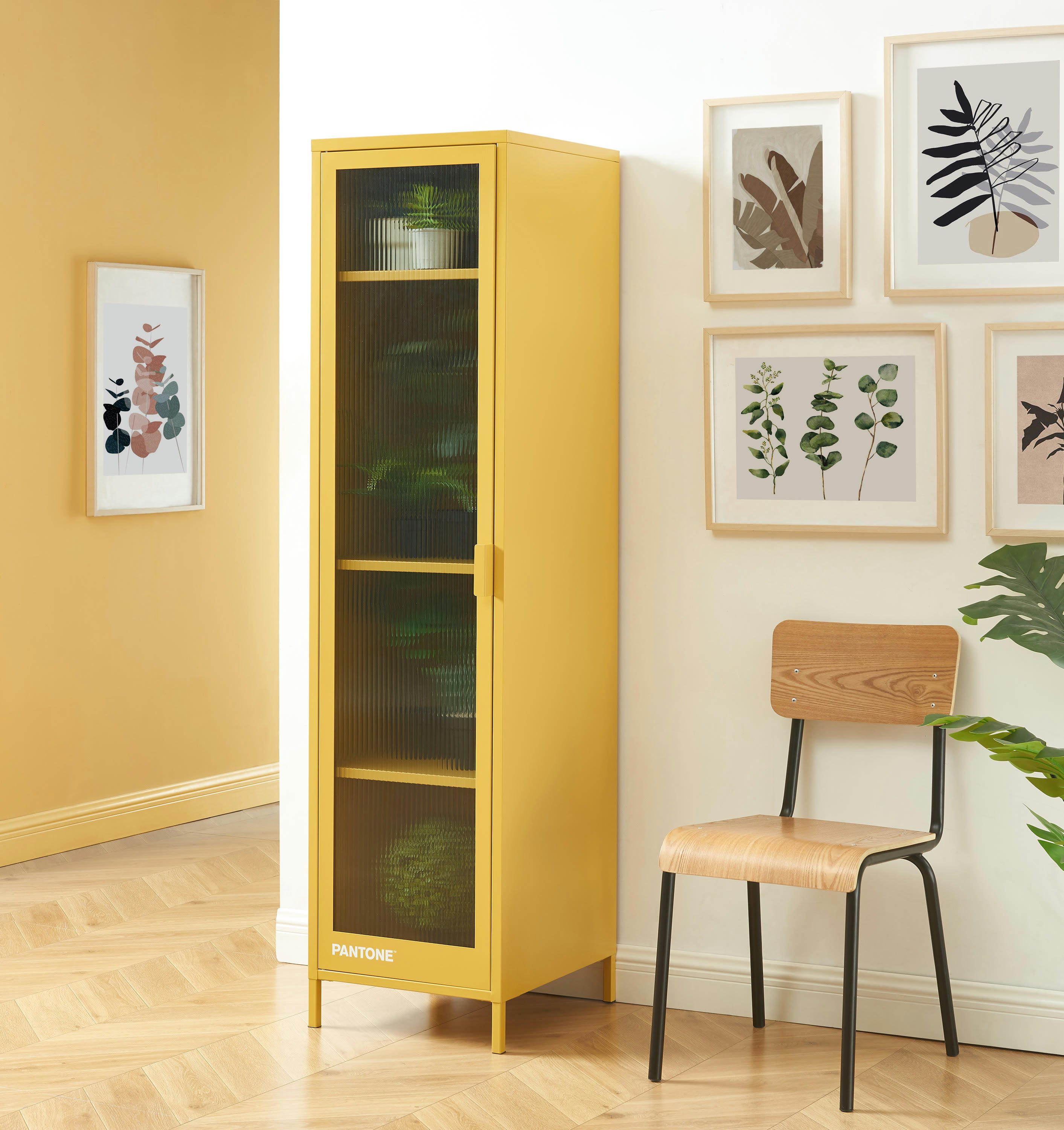 PANTONE - Vestiaire  jaune moutarde porte en verre cannelé