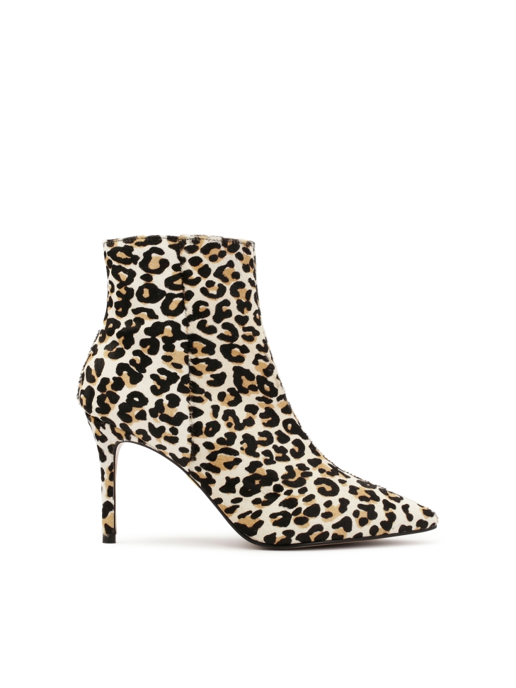 Mottled leather boots with natural bristles